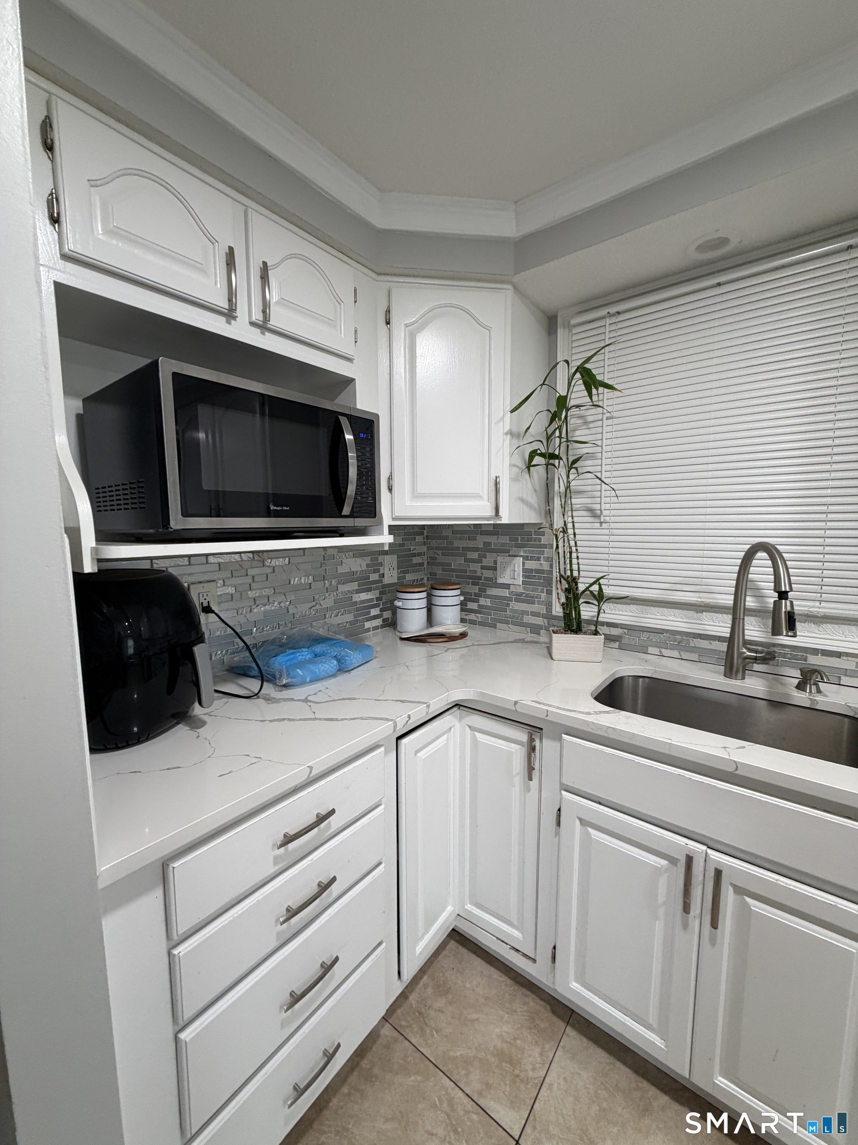 Photo 3 of Single family home for sale at 42 Shelley Ln, Glastonbury, CT 06033 | MLS# 24201901 | Listing updated on 2026-09-14