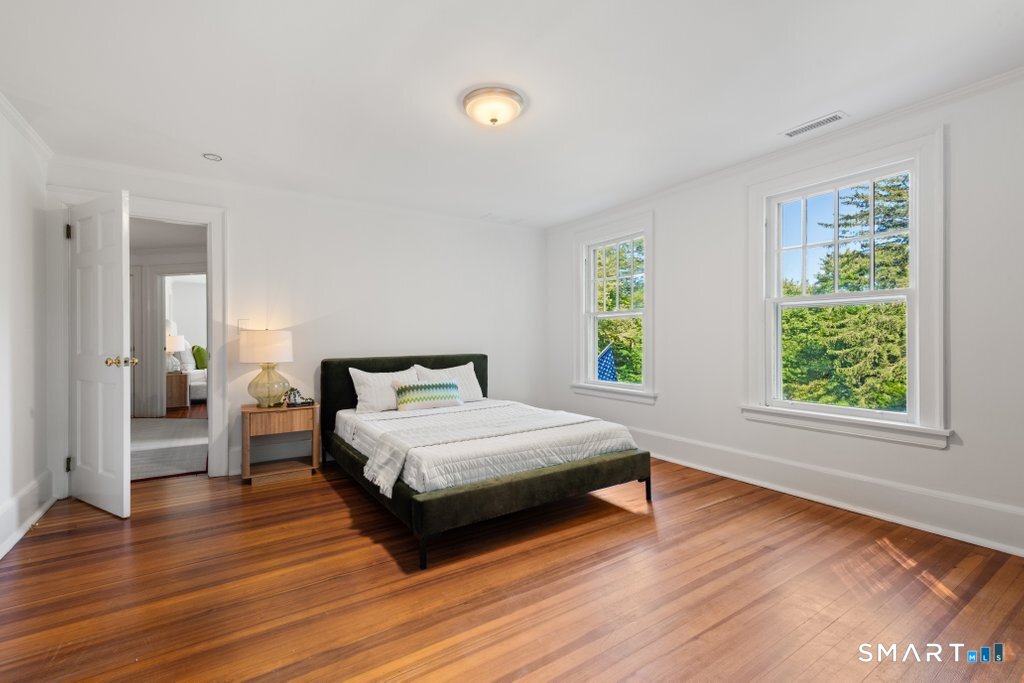 592 West Hill Road photo 18