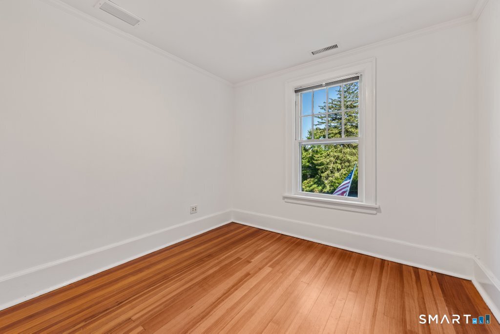 592 West Hill Road photo 23