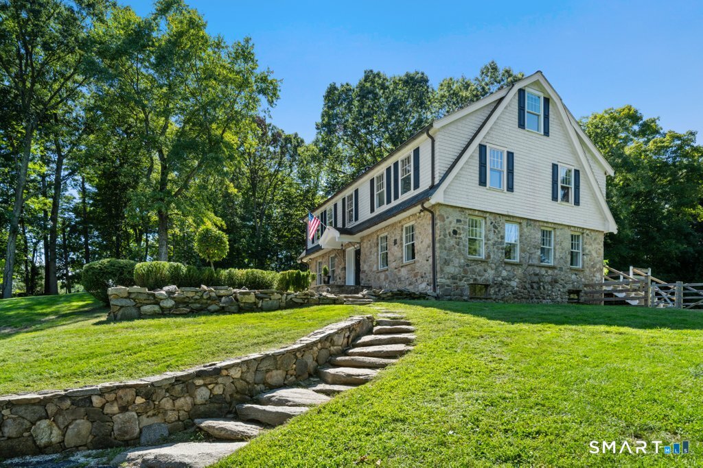 592 West Hill Road photo 28