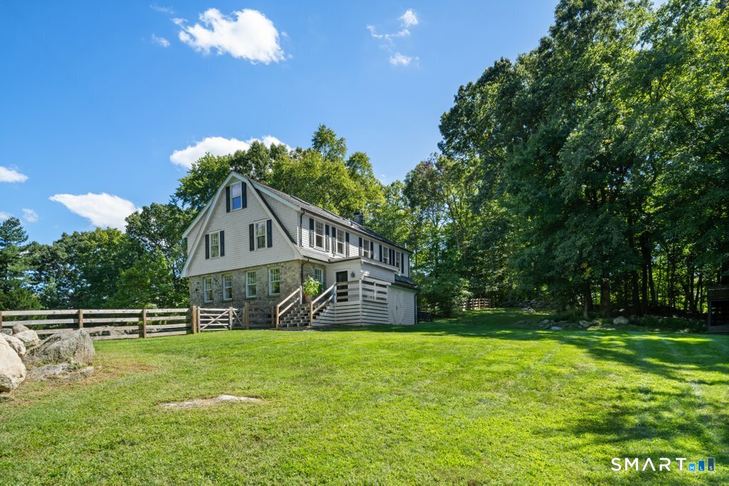 592 West Hill Road photo 29