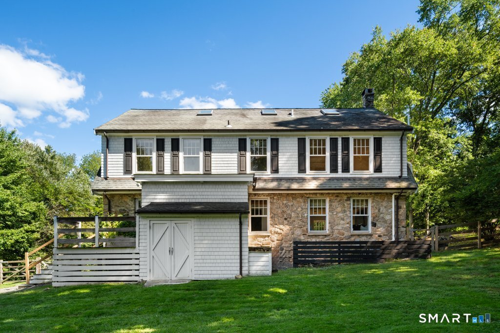592 West Hill Road photo 31