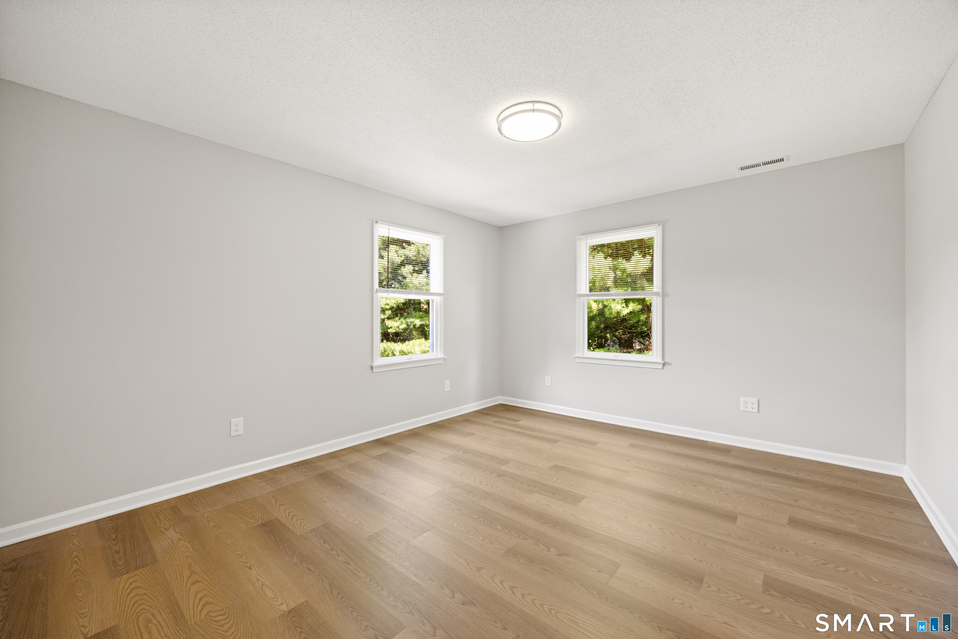 387 Mixville Road photo 27