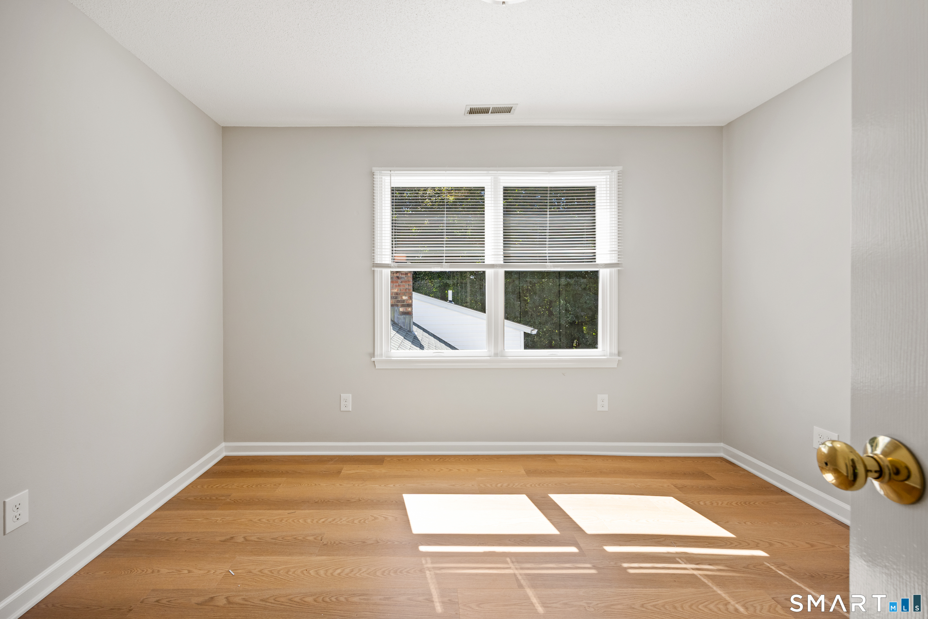 387 Mixville Road photo 29
