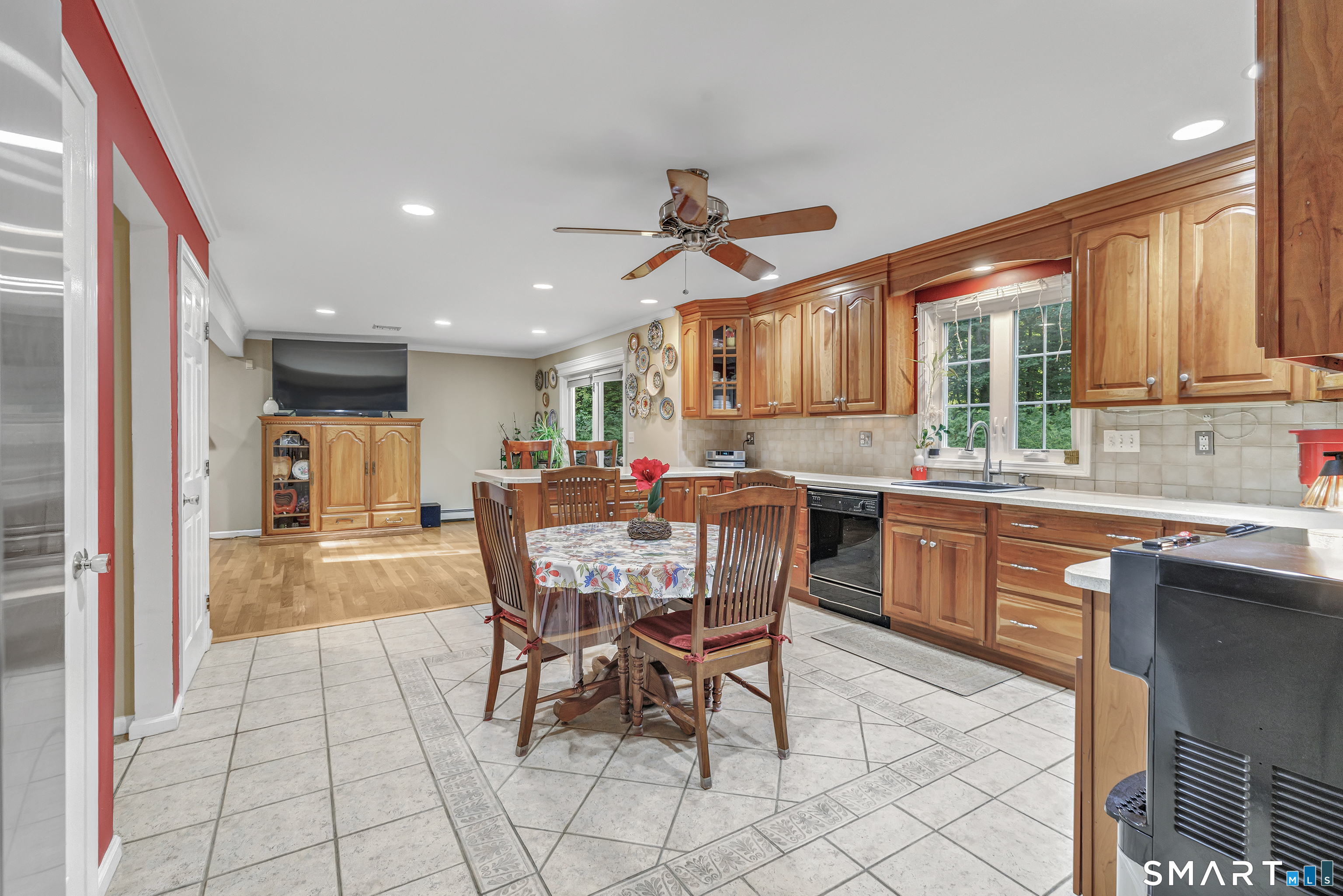 32 Shari Drive photo 14