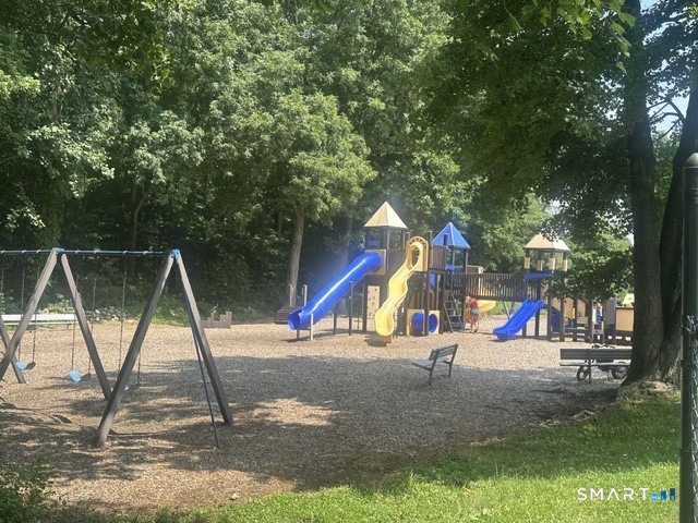 32 Shari Drive photo 40