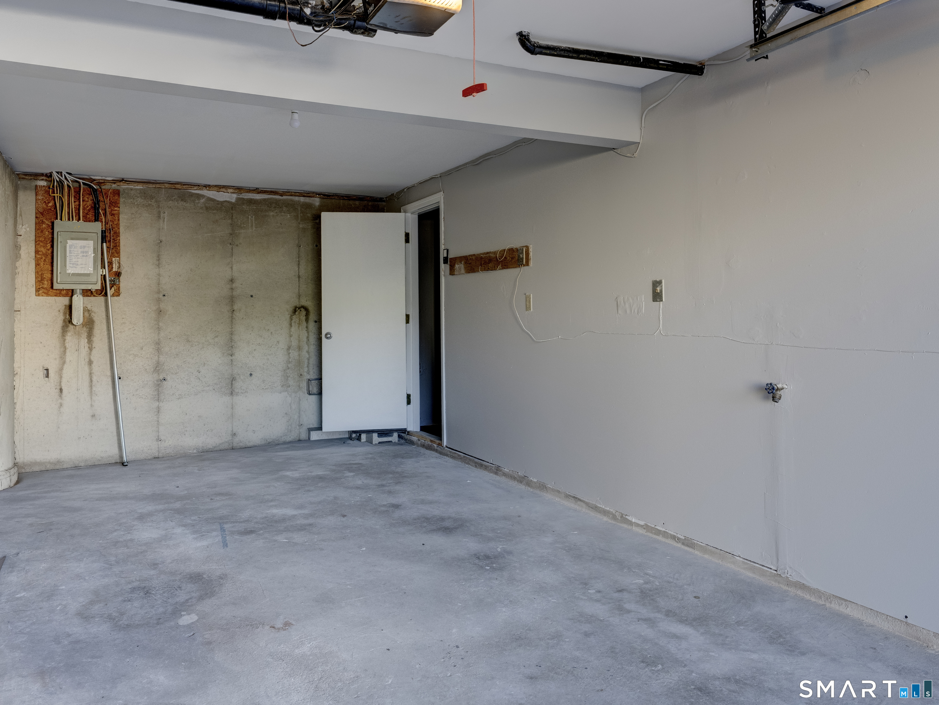 600 Clark Avenue Unit #27 photo 30