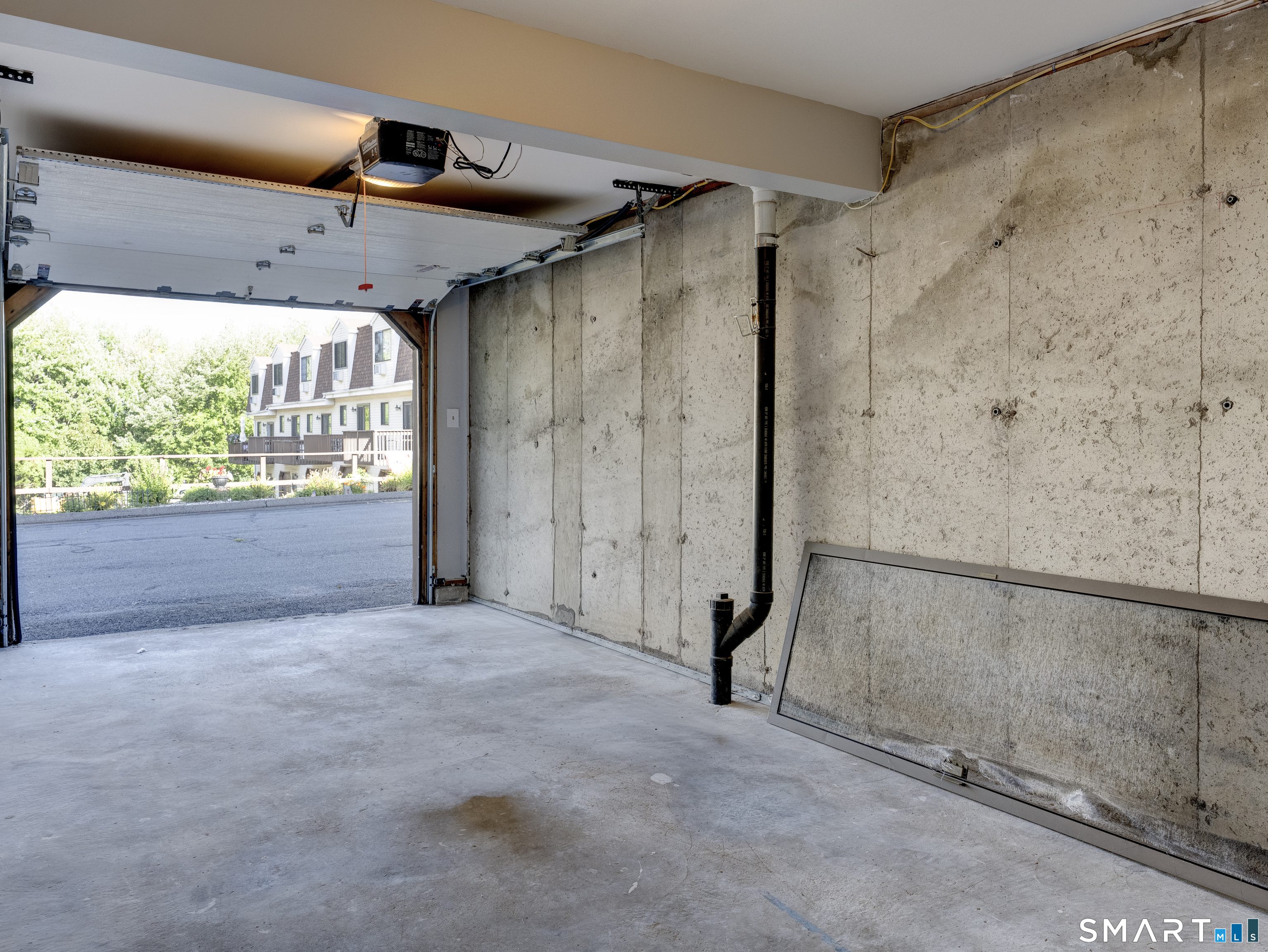 600 Clark Avenue Unit #27 photo 31