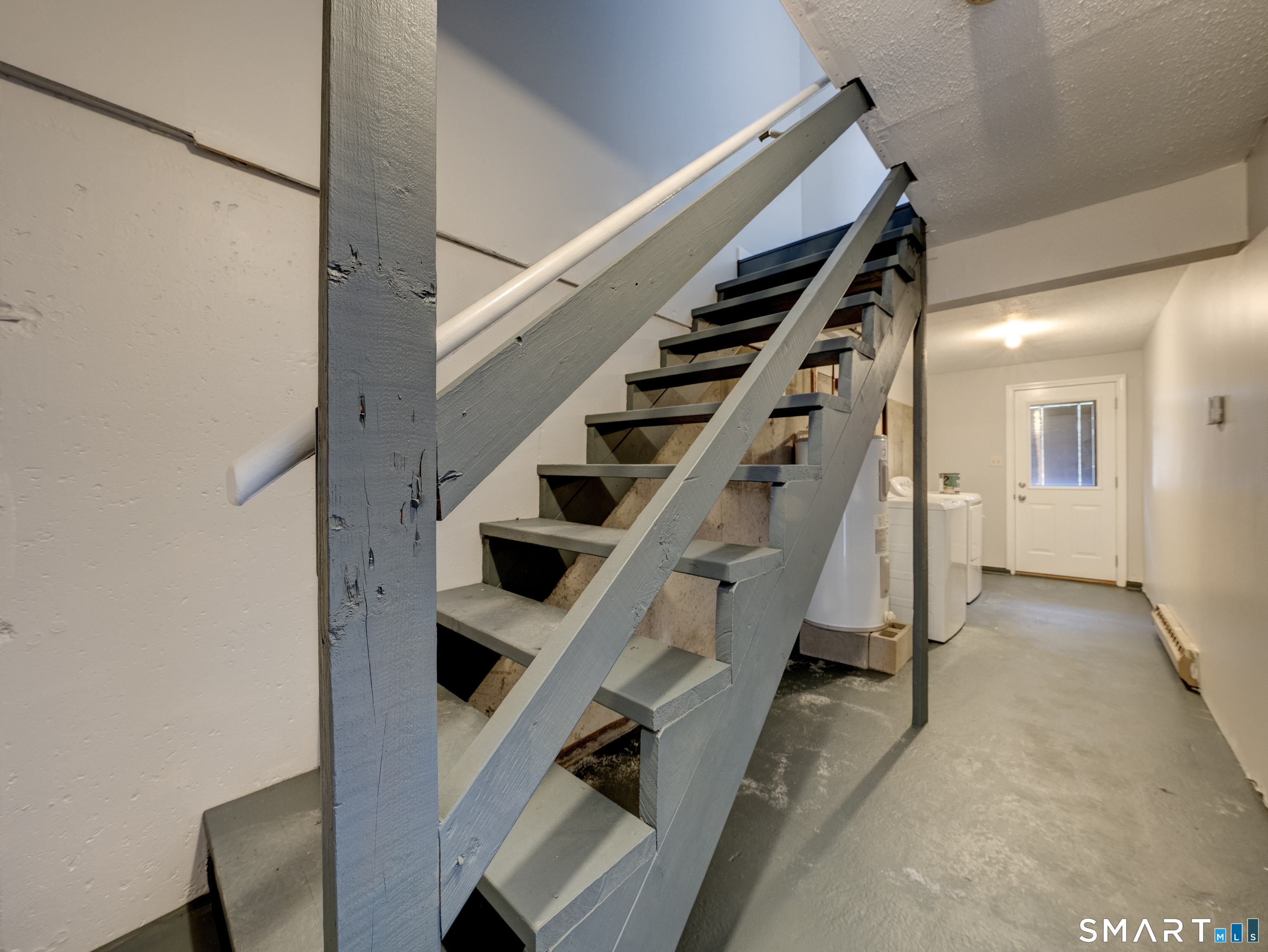 600 Clark Avenue Unit #27 photo 28