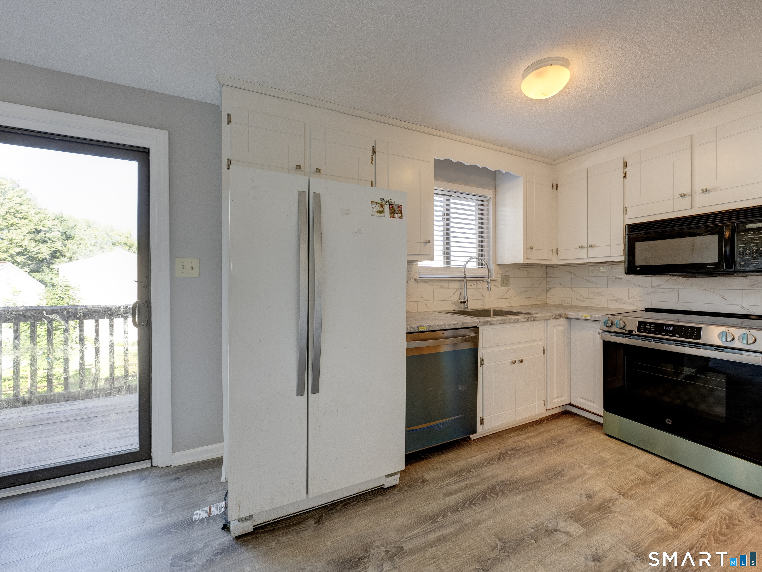 600 Clark Avenue Unit #27 photo 14
