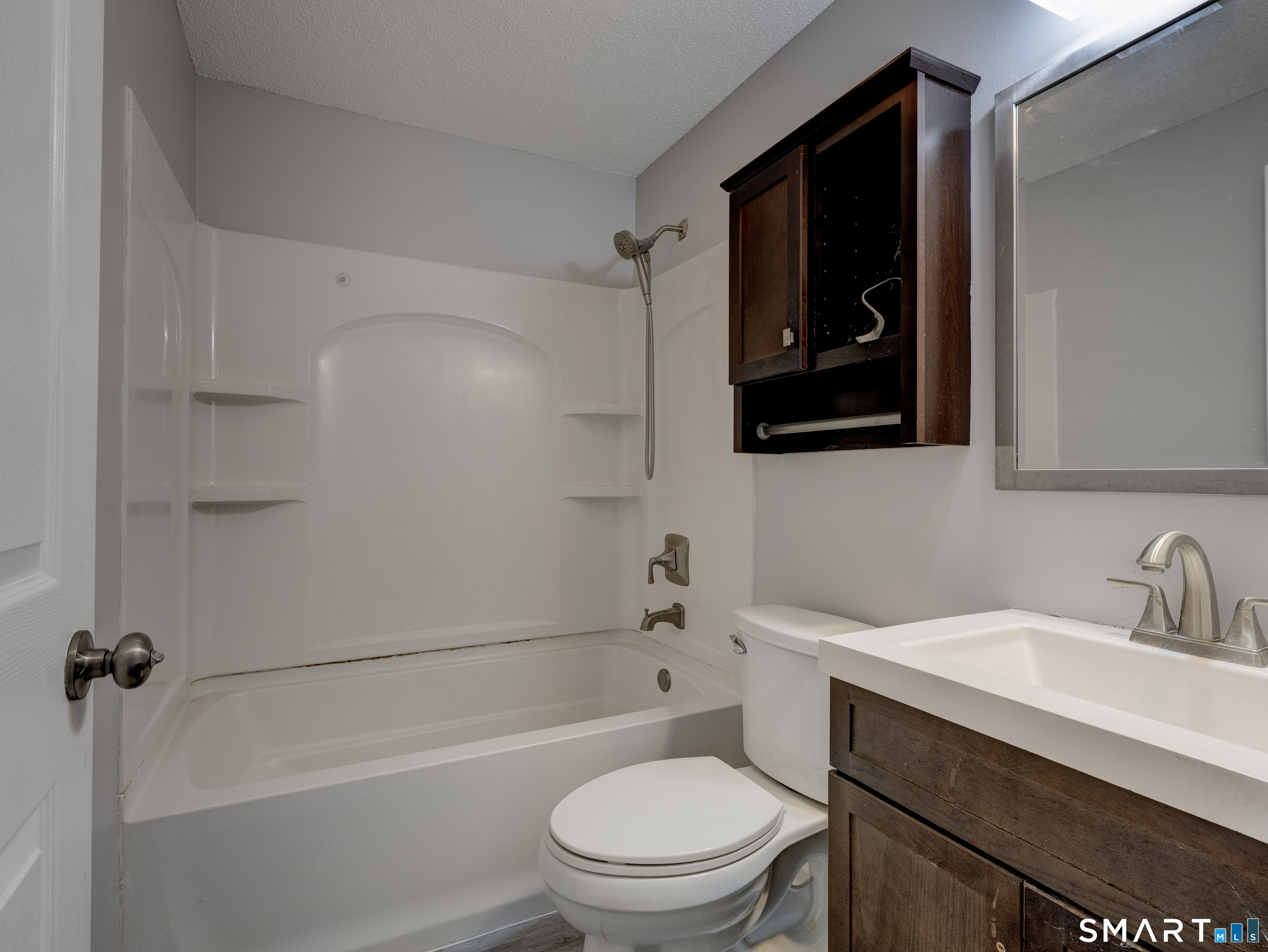 600 Clark Avenue Unit #27 photo 24