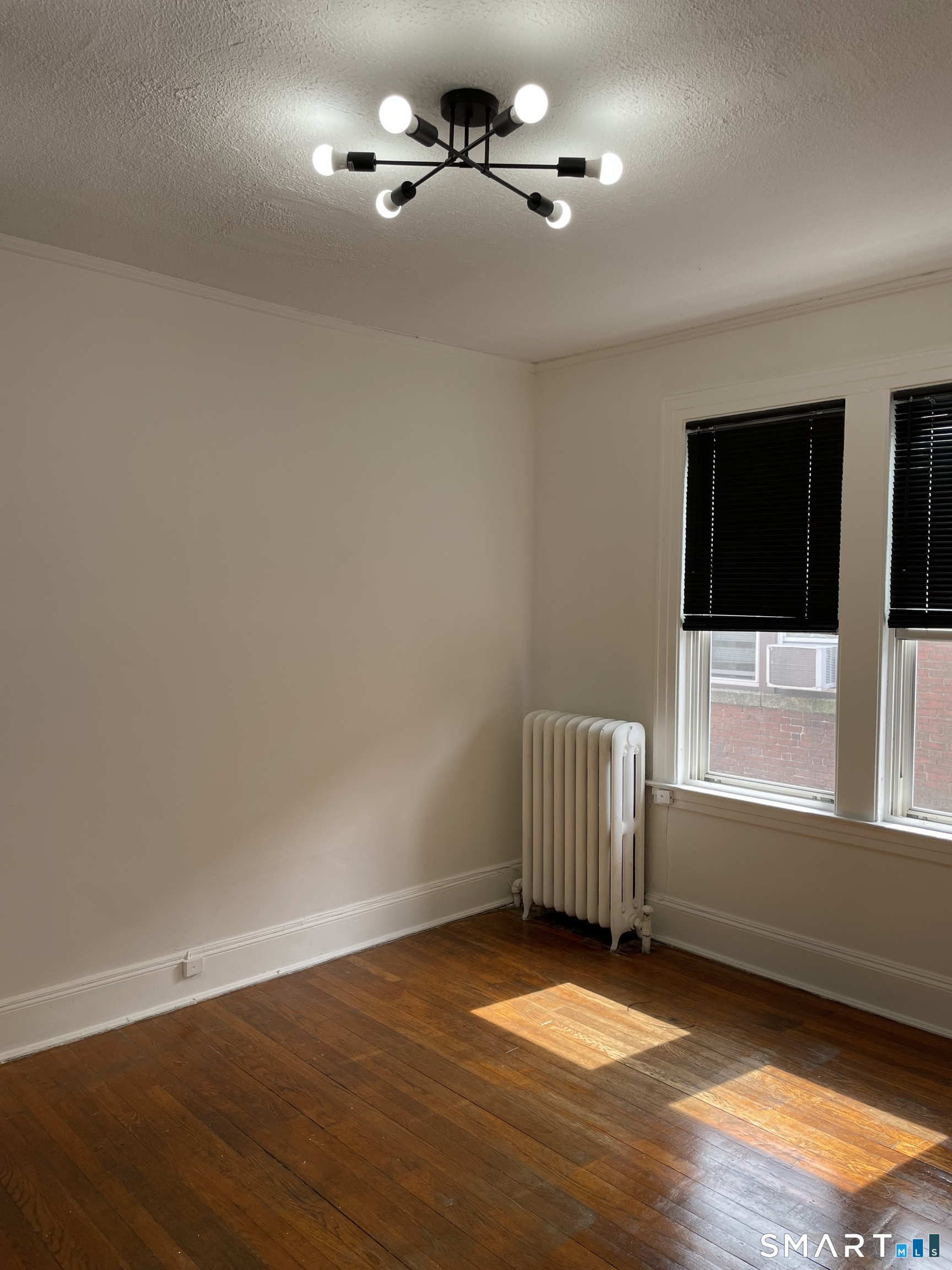 388 Woodland Street photo 4