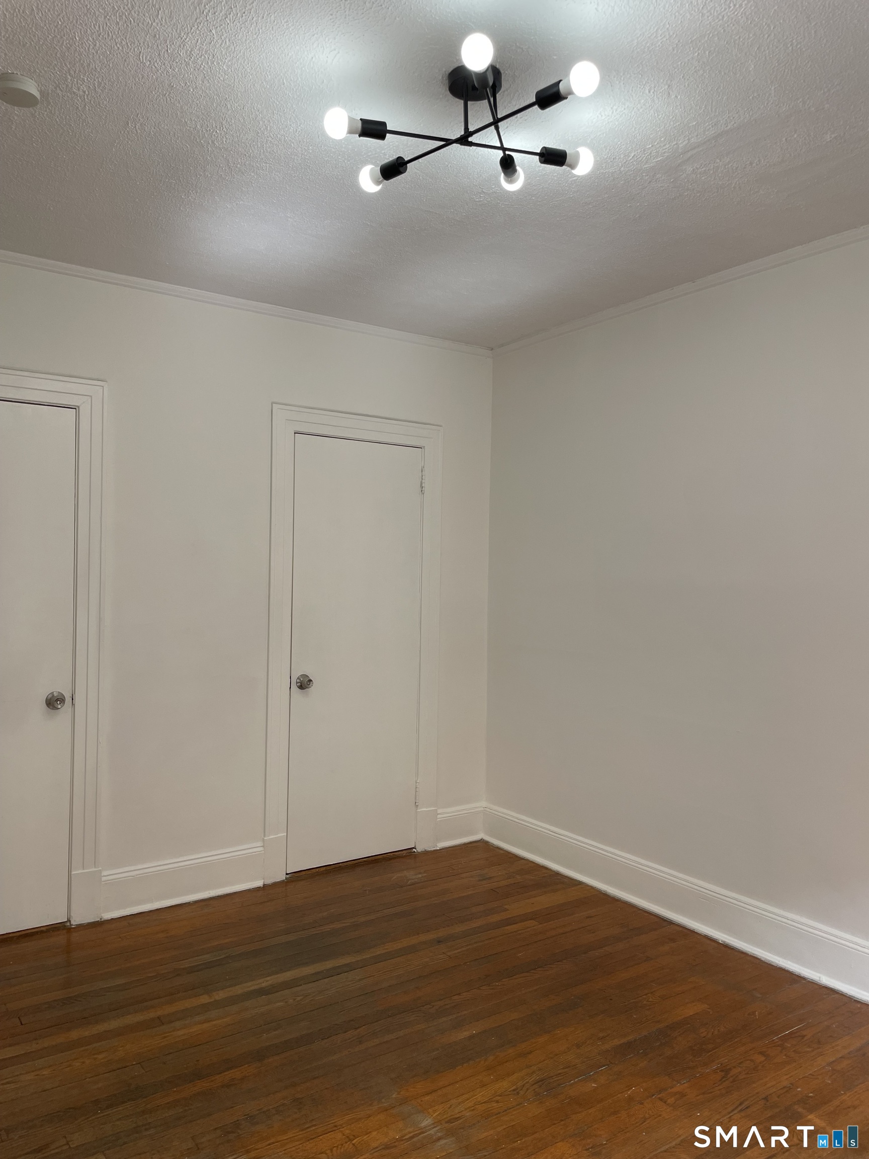 388 Woodland Street photo 5