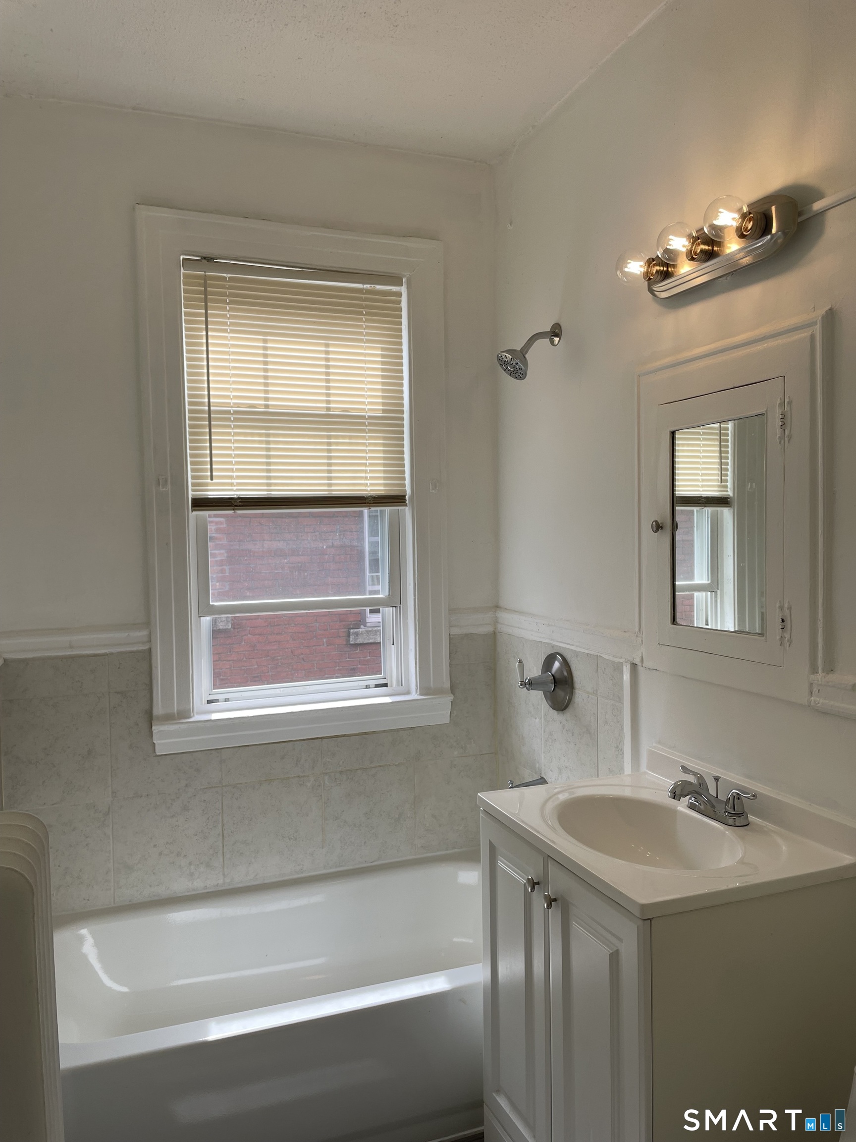 388 Woodland Street photo 7