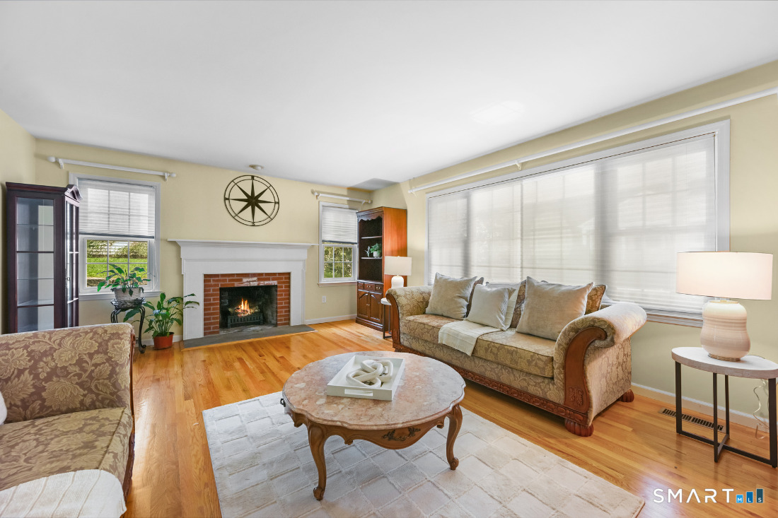 Photo 2 of Single family home for sale at 333 Stonebridge Ln, Trumbull, CT 06611 | MLS# 24203585 | Listing updated on 2026-09-15