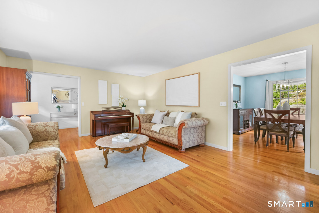 Photo 4 of Single family home for sale at 333 Stonebridge Ln, Trumbull, CT 06611 | MLS# 24203585 | Listing updated on 2026-09-15