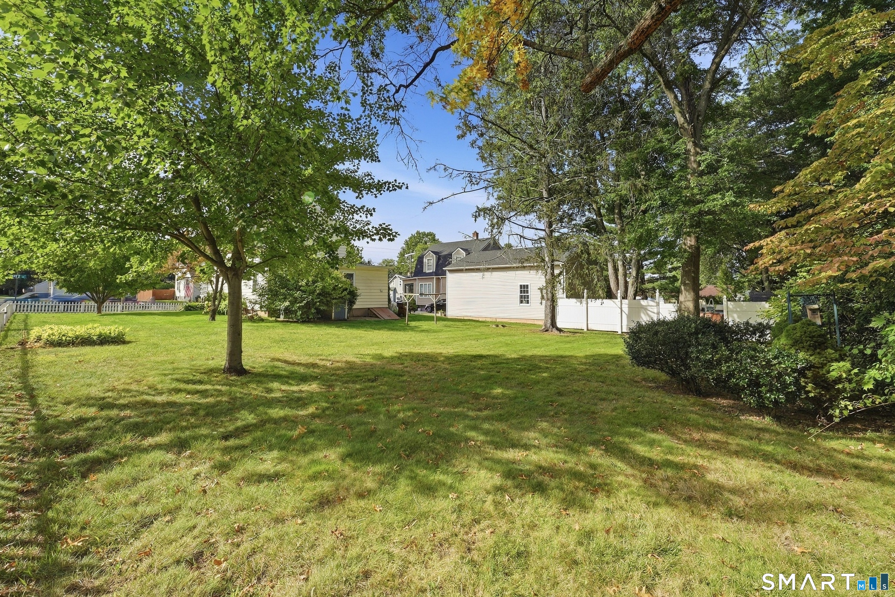 296 Nott Street photo 23