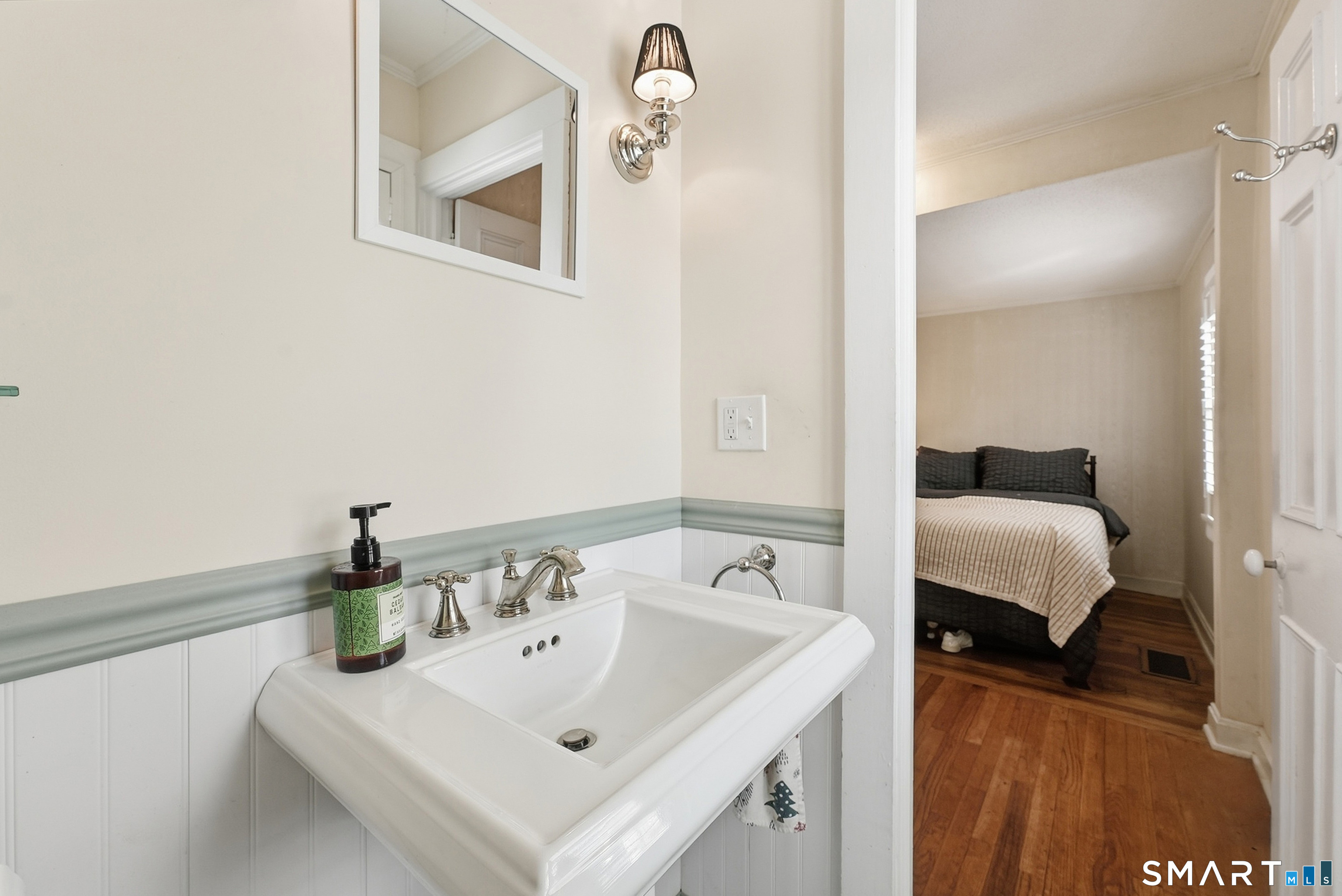 296 Nott Street photo 10