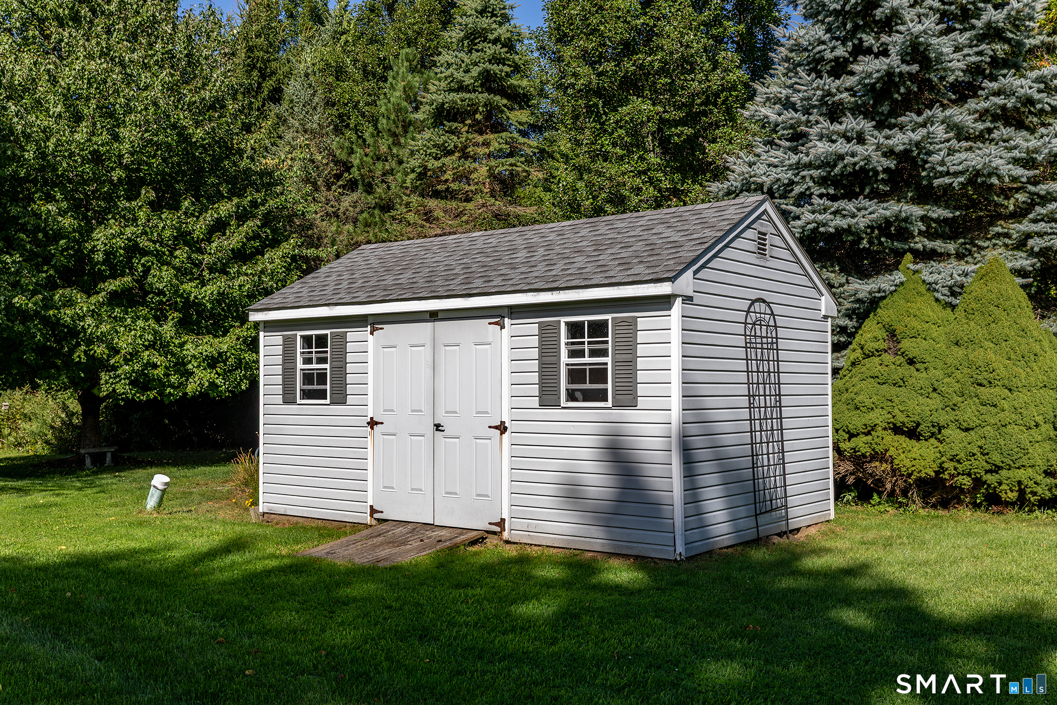 240 Beach Street photo 22