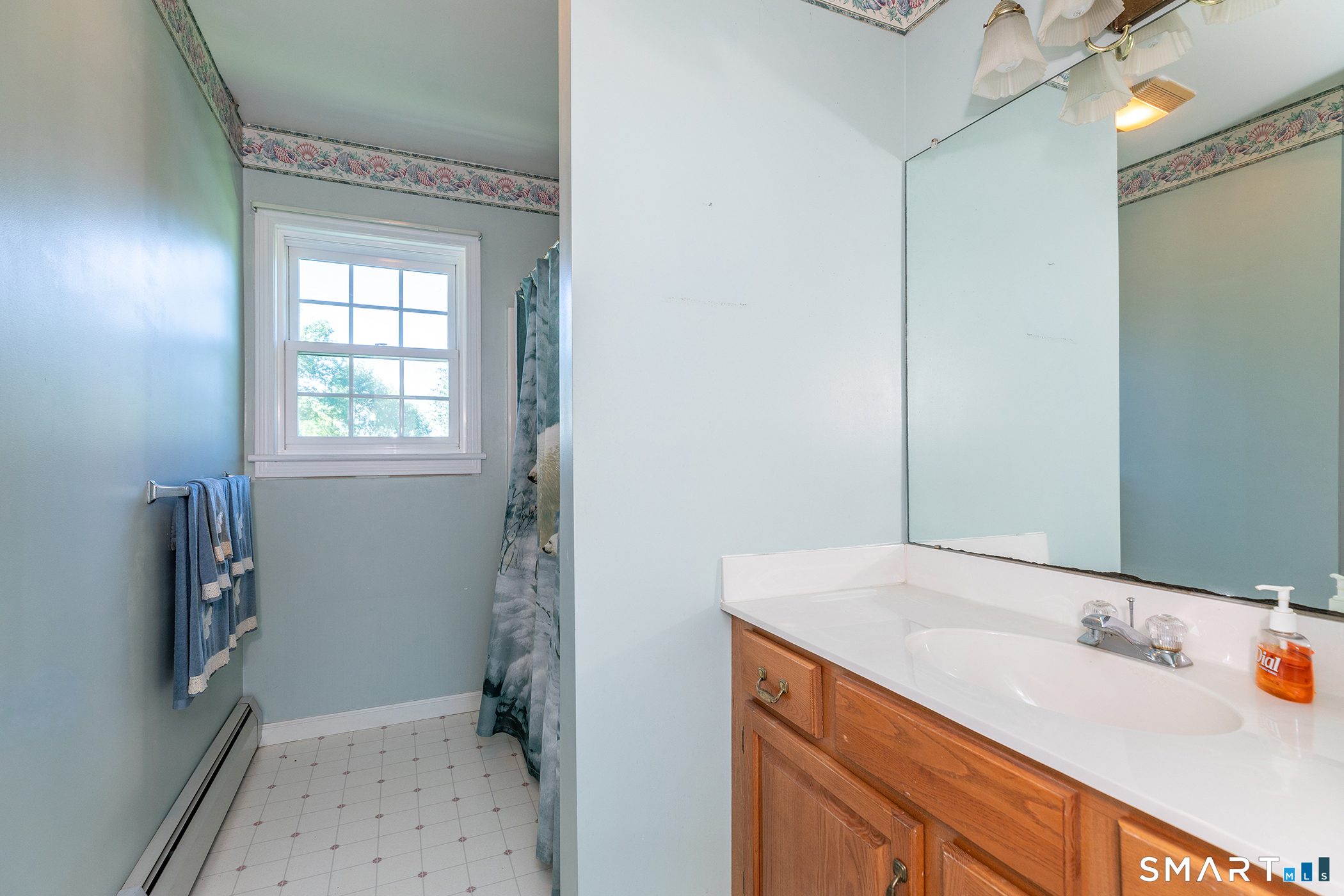 240 Beach Street photo 20