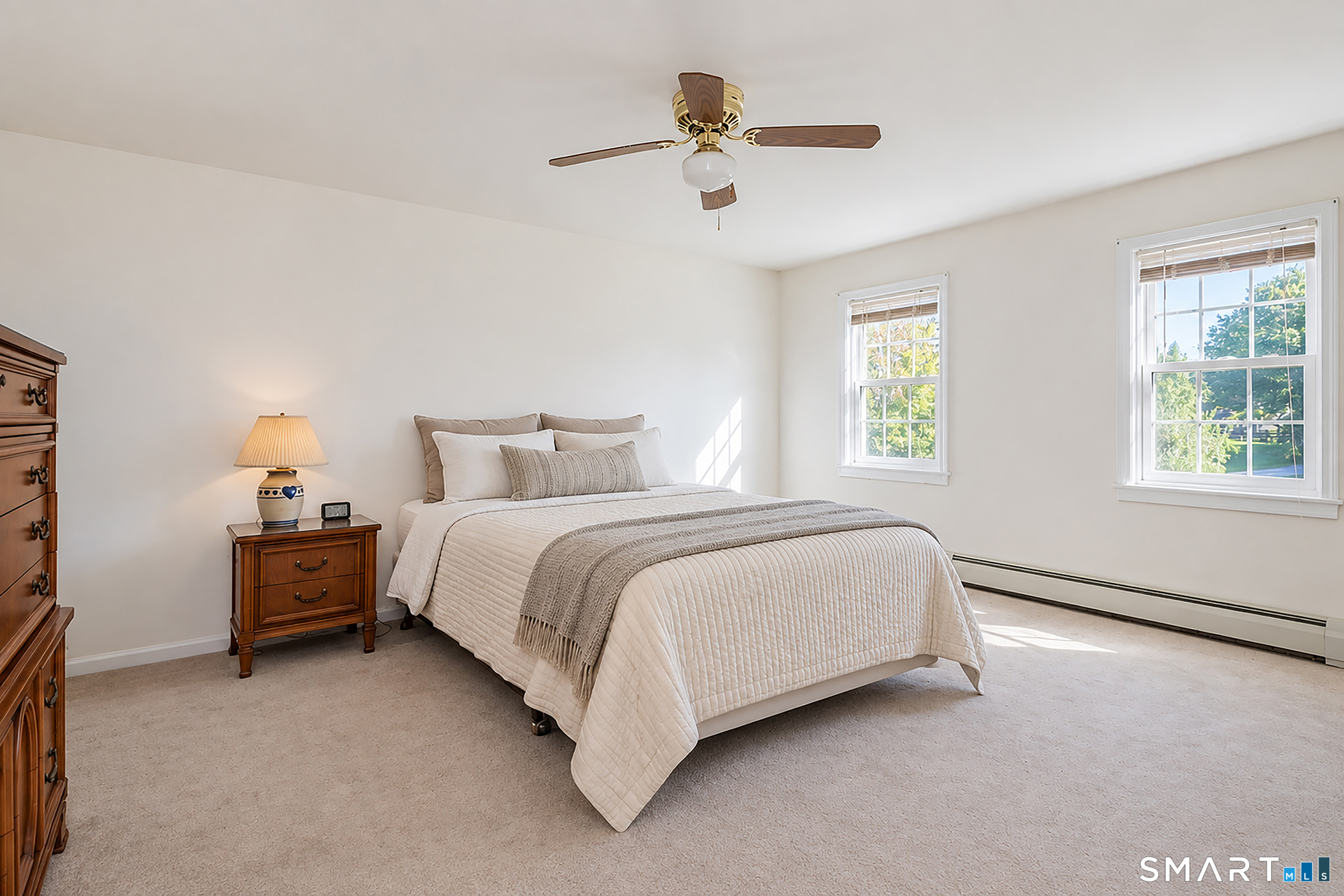 240 Beach Street photo 15