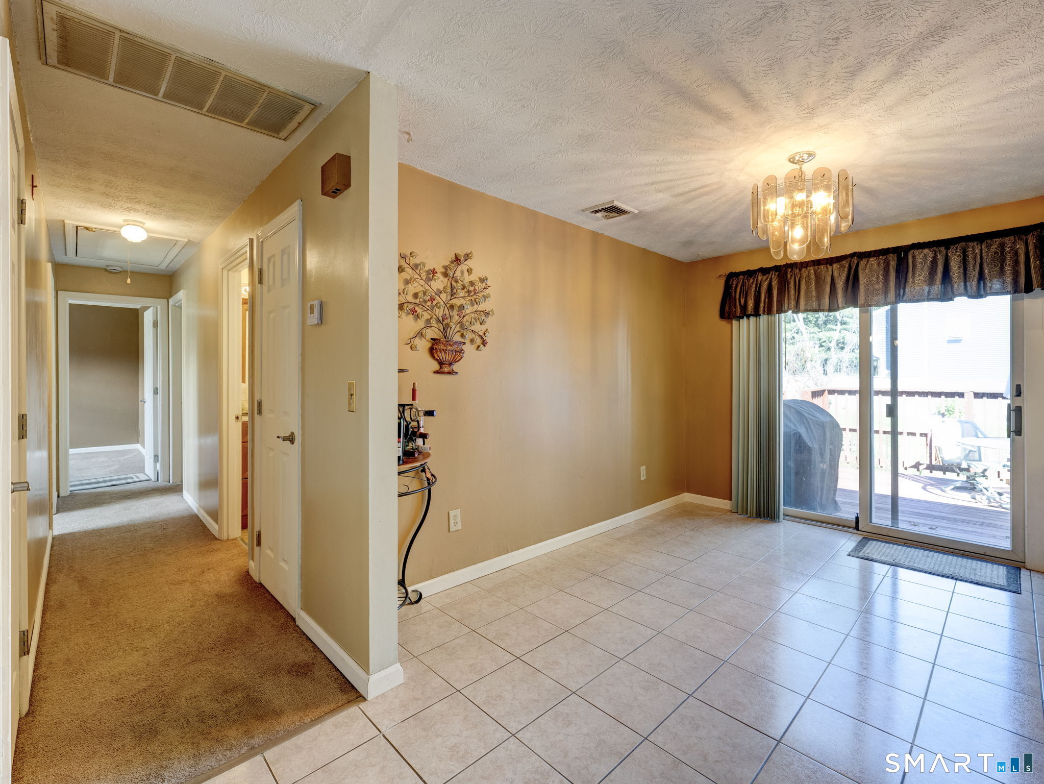 76 Long Lane photo 18