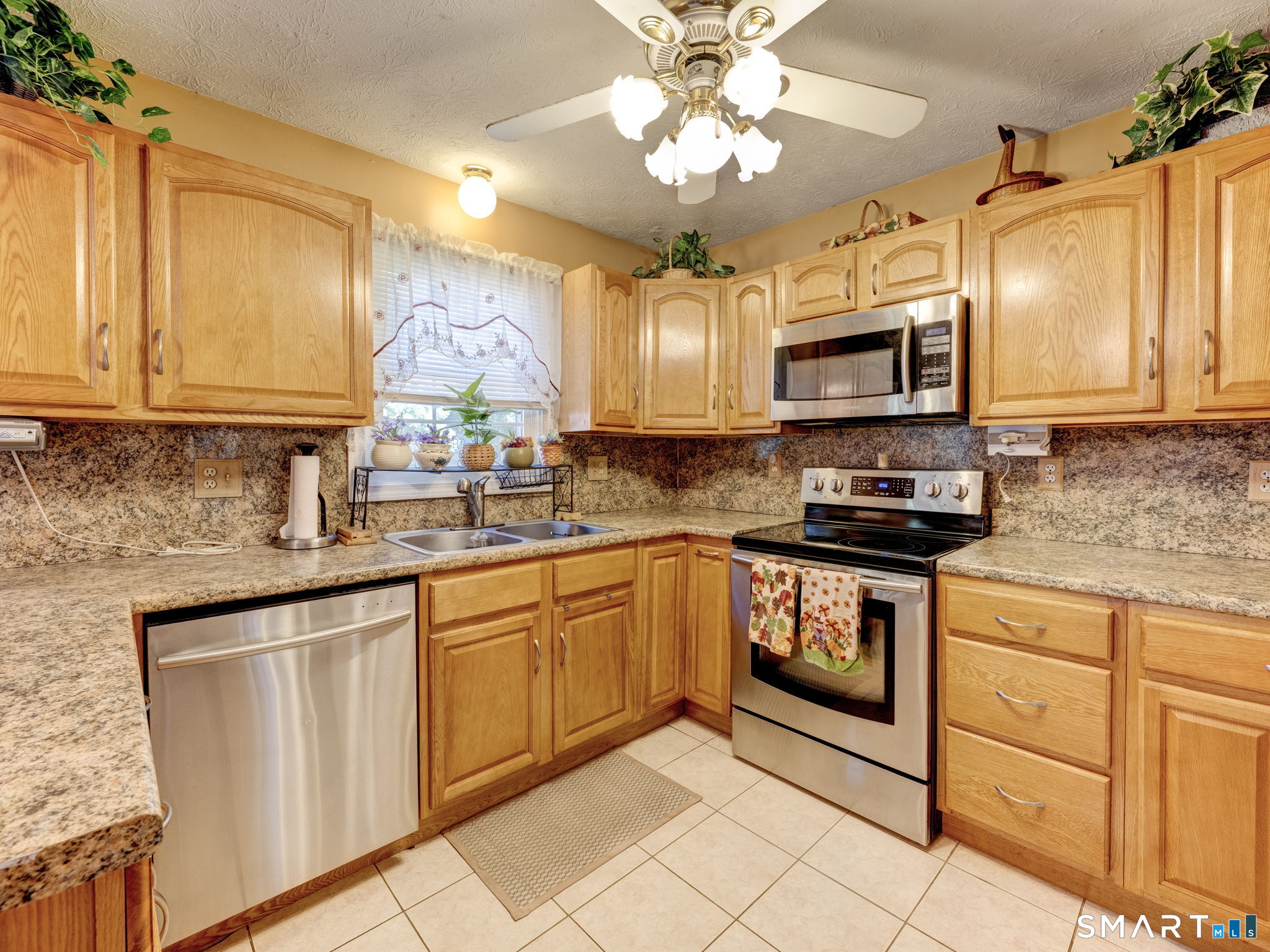 76 Long Lane photo 21