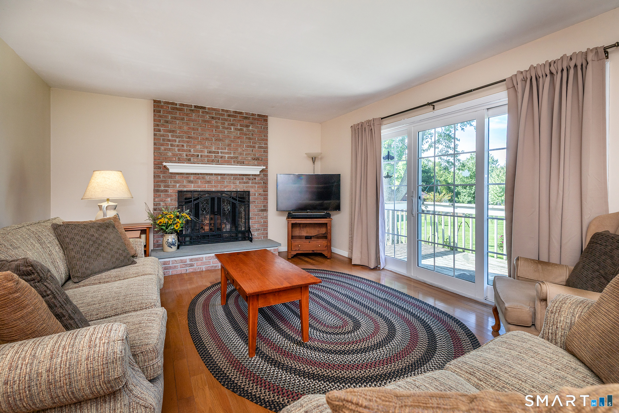 240 Beach Street photo 13