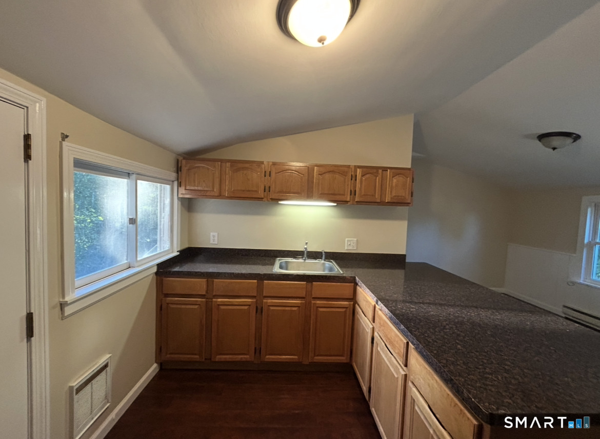 29 Mansfield Street Unit #B photo 3