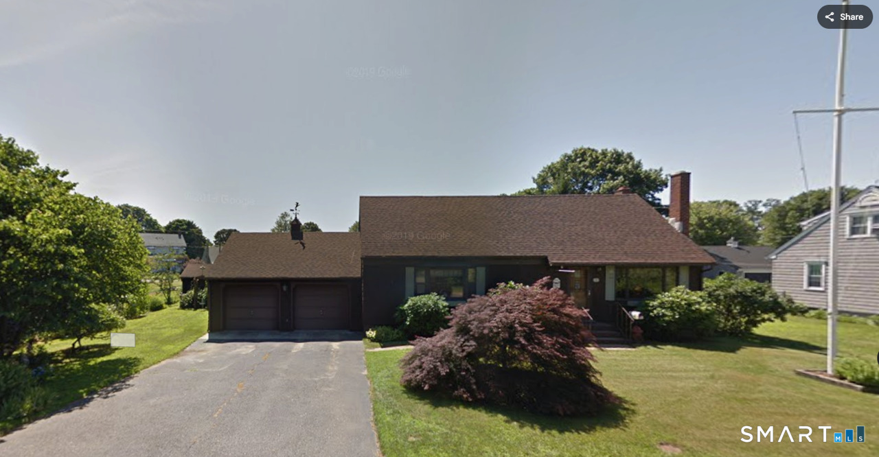 Photo 1 of Single family home for sale at 559 Oak Blf Ave, Stratford, CT 06615 | MLS# 24207173 | Listing updated on 2026-09-15