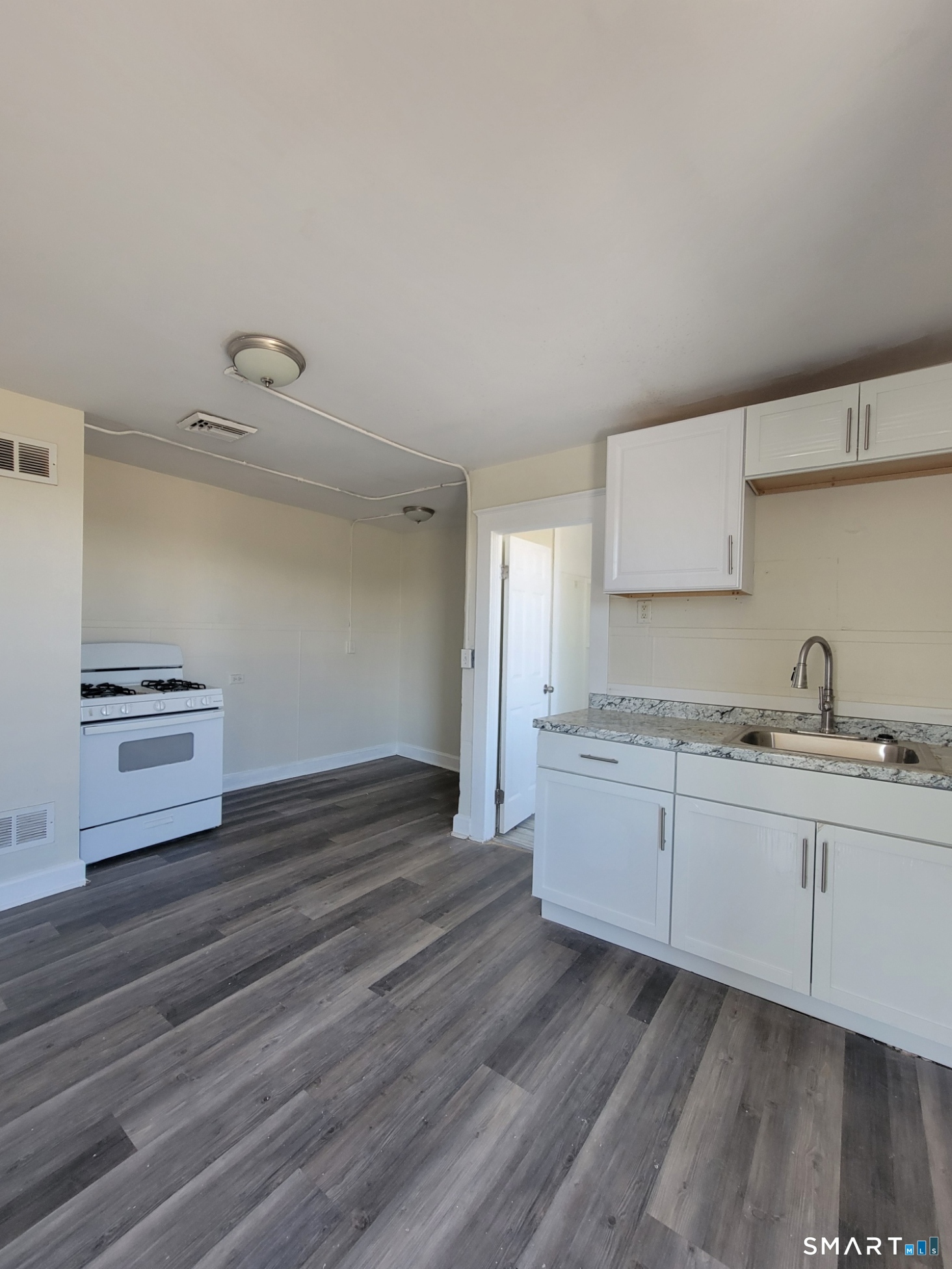 220 Main Street Unit #6 photo 2