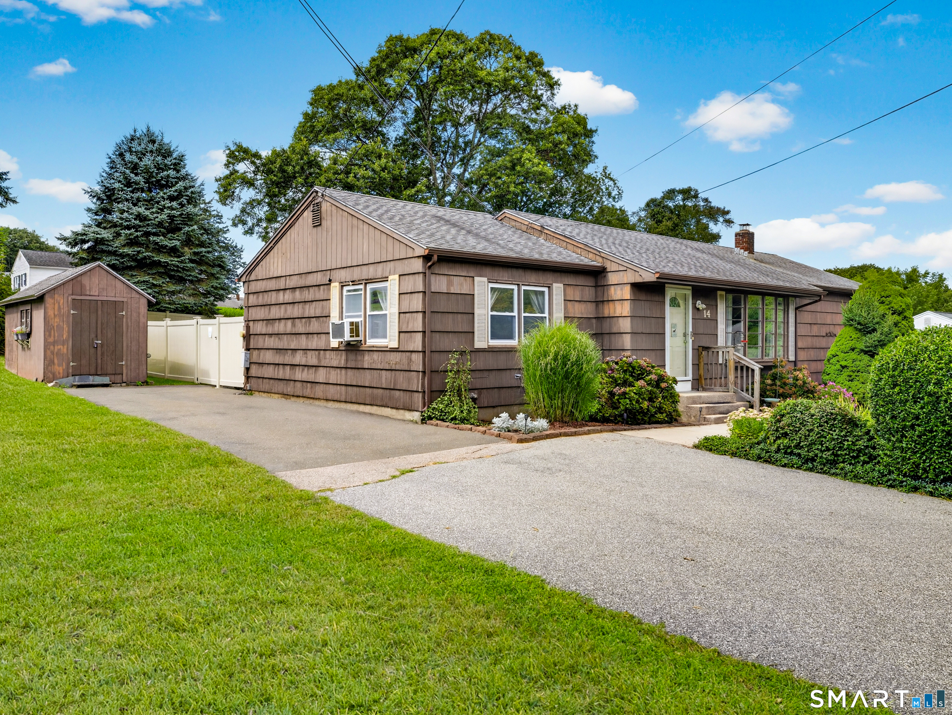 14 Faulkner Drive photo 3
