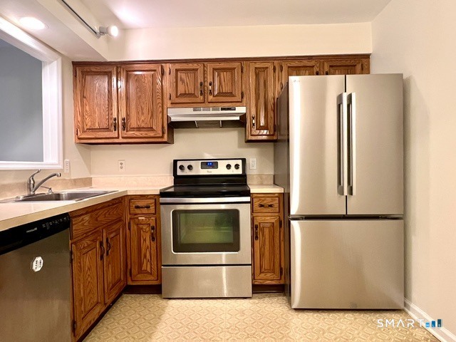 55 Mill Plain Road Unit #32-12 photo 2