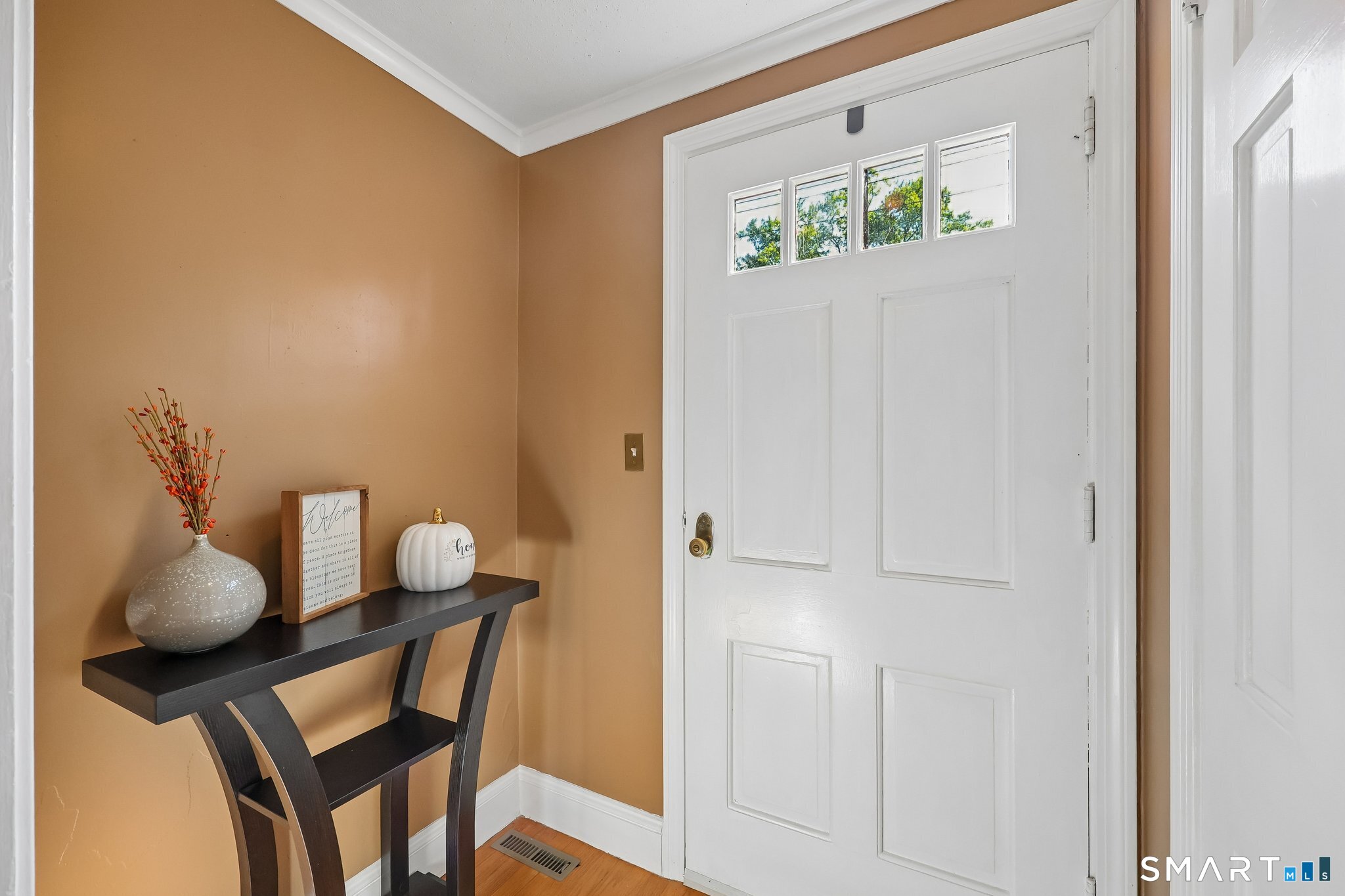 Photo 3 of Single family home for sale at 283 Hopmeadow St, Weatogue, CT 06089 | MLS# 24204429 | Listing updated on 2026-09-19