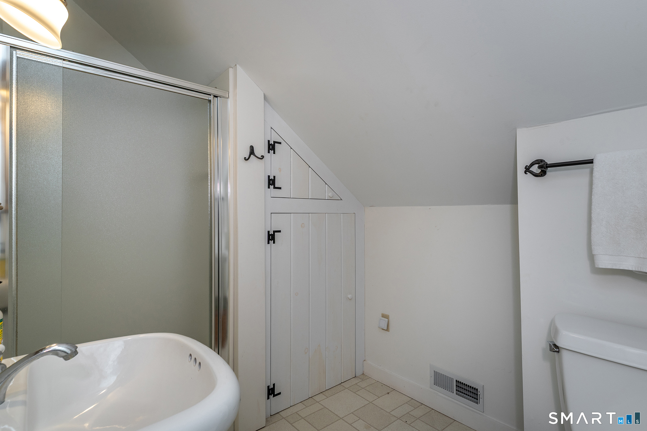 130 Lake Drive photo 22