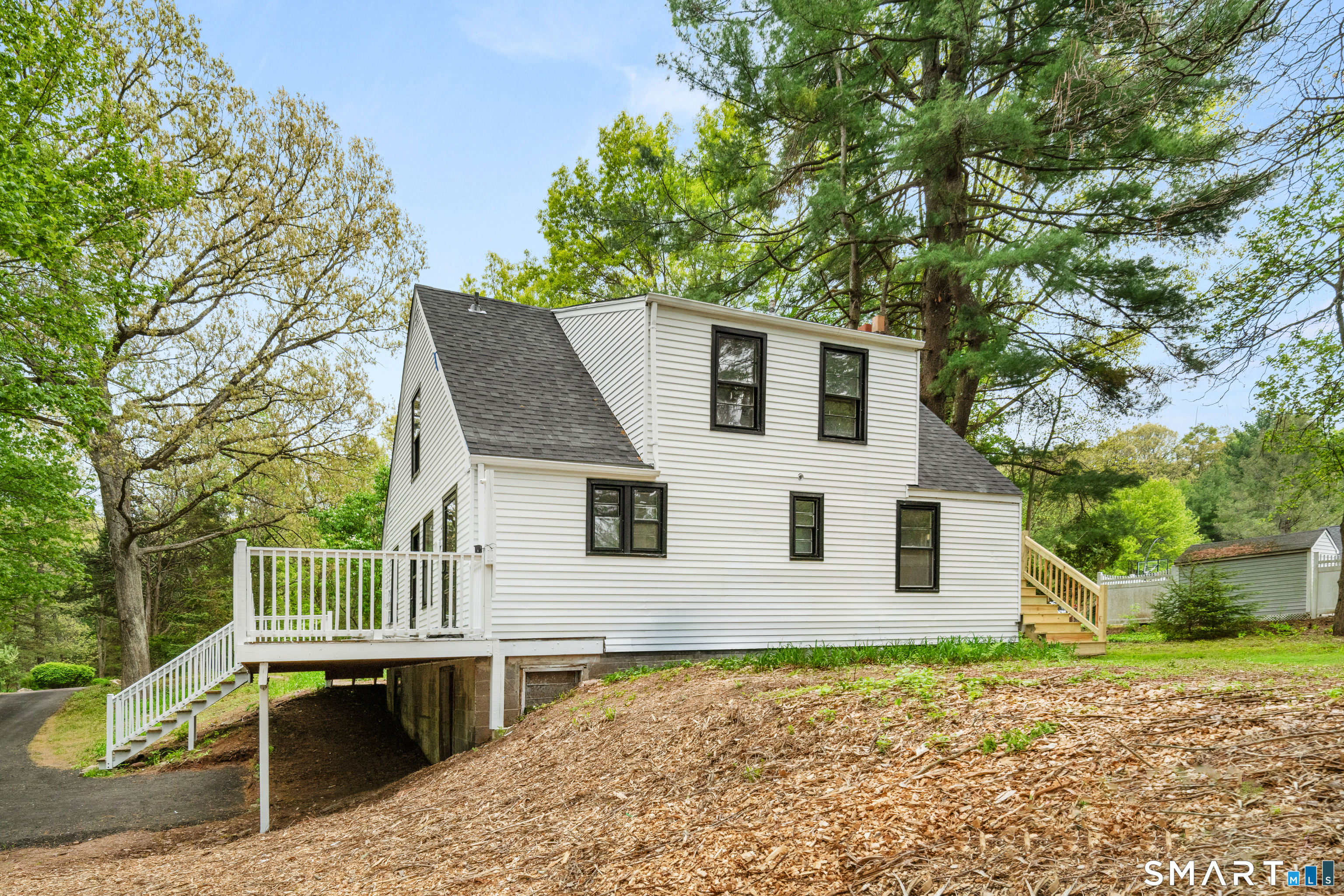 1335 Wolf Hill Road photo 5