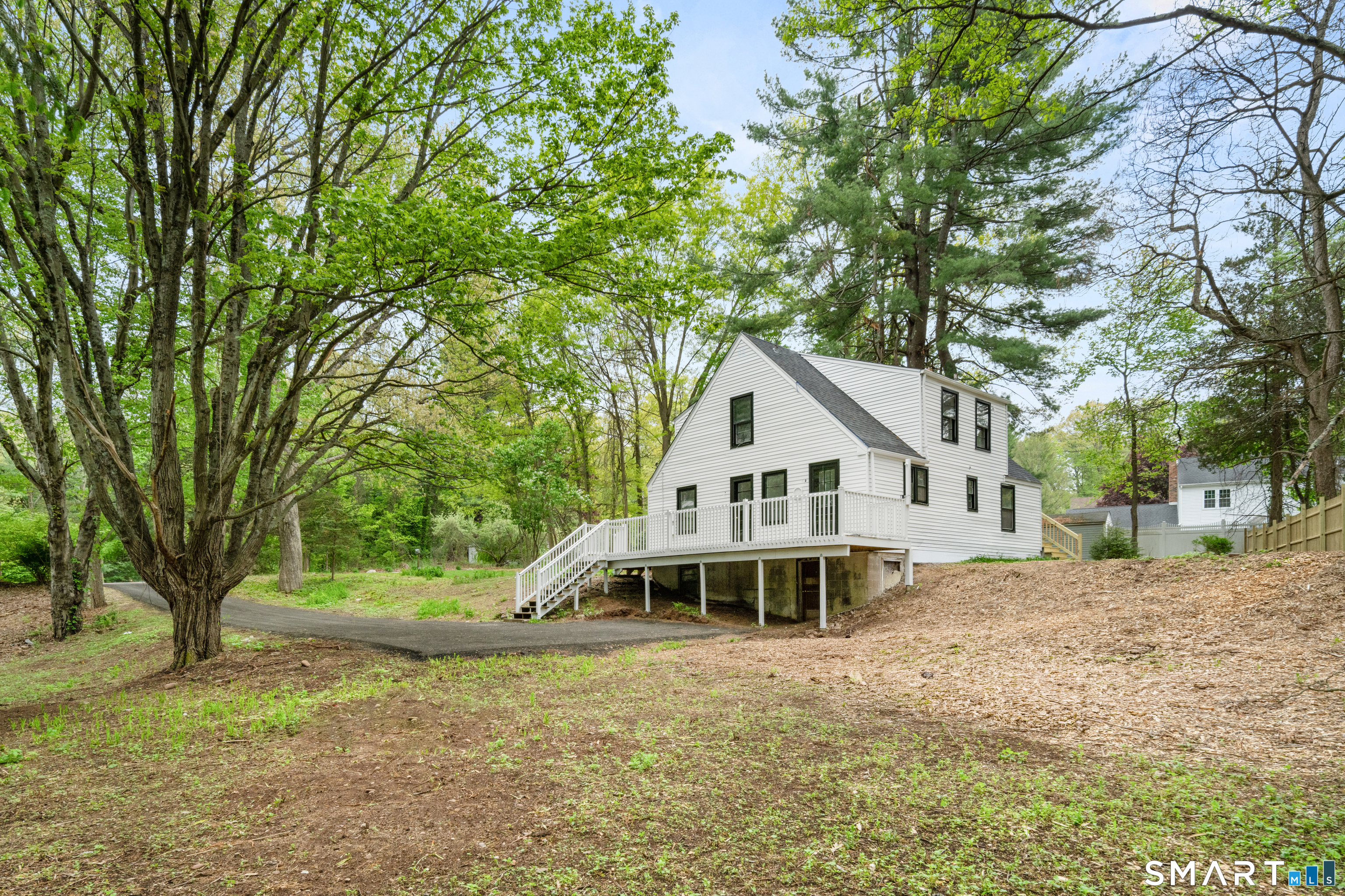 1335 Wolf Hill Road photo 6