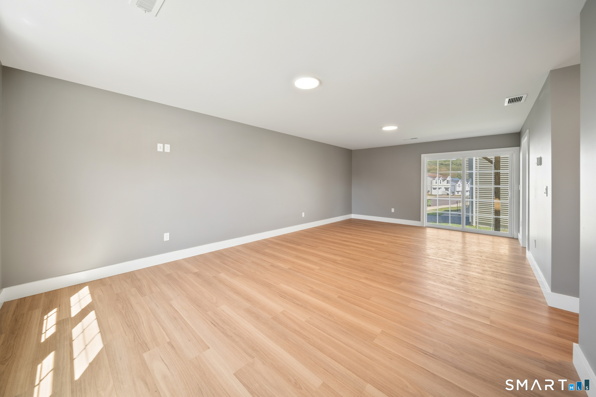 Photo 3 of Single family home for sale at 16 Kingsley Ct, Waterbury, CT 06704 | MLS# 24195131 | Listing updated on 2026-09-25