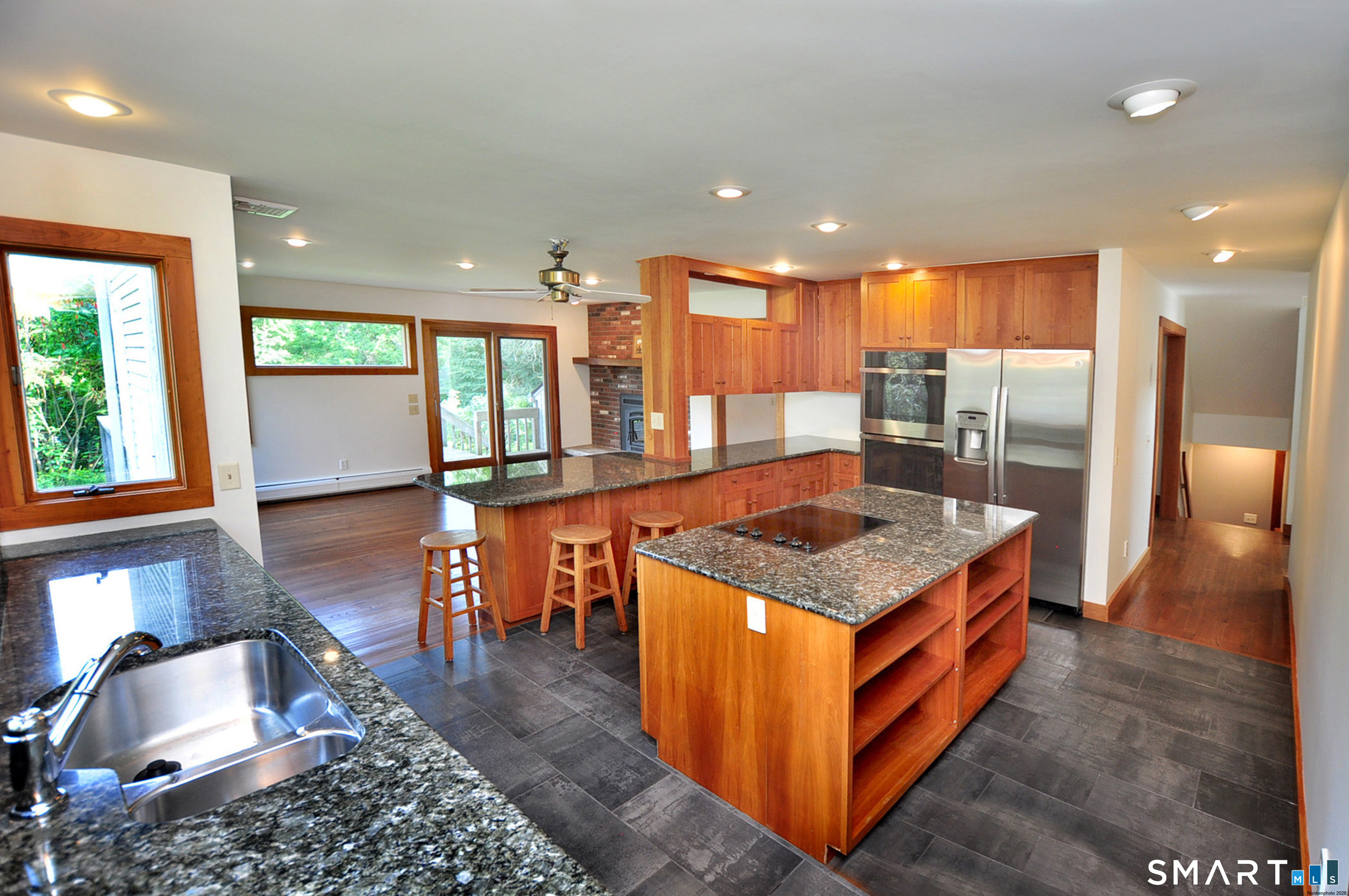 2 Metacomet Drive photo 12