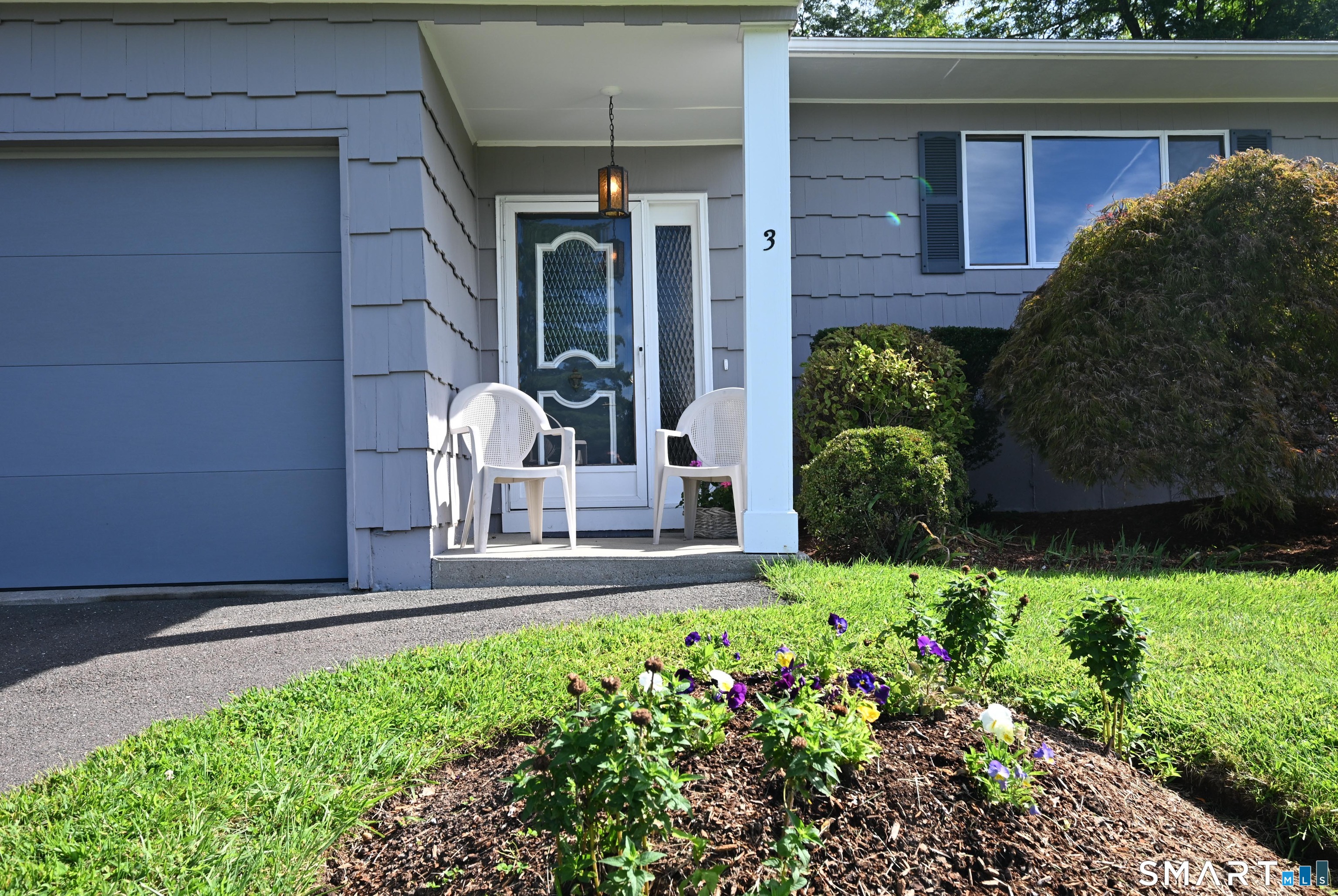 Photo 3 of Single family home for sale at 3 Mayflower Dr, Brookfield, CT 06804 | MLS# 24204781 | Listing updated on 2026-09-15