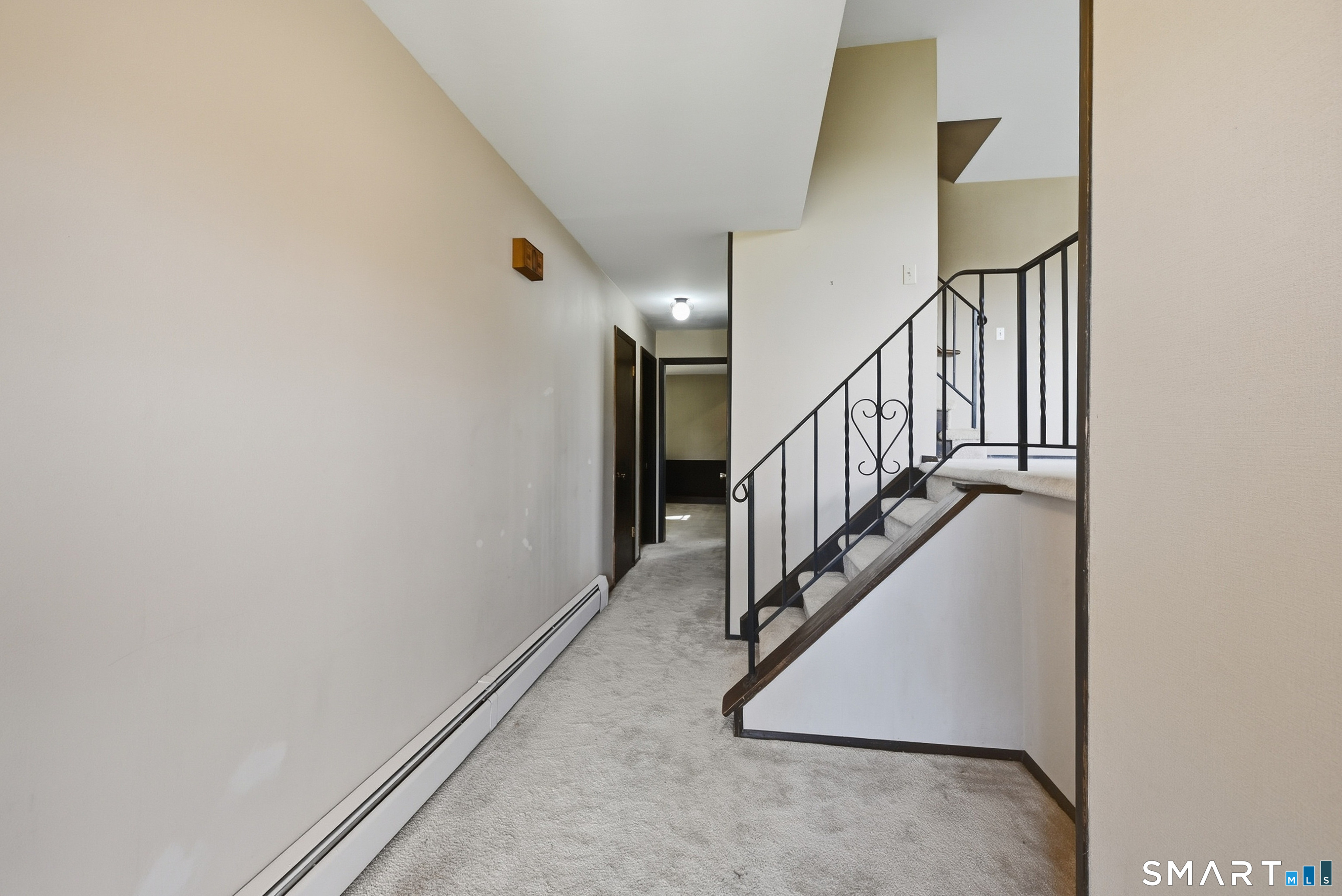 Photo 4 of Single family home for sale at 3 Mayflower Dr, Brookfield, CT 06804 | MLS# 24204781 | Listing updated on 2026-09-15