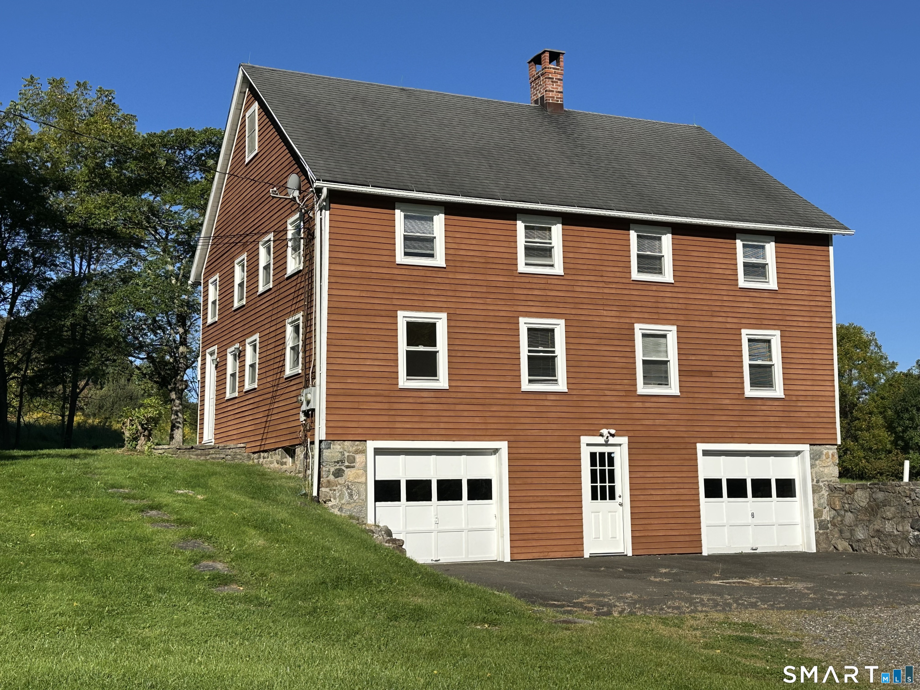 Photo 1 of Single family home for sale at 435 Ridgebury Rd, Ridgefield, CT 06877 | MLS# 24207053 | Listing updated on 2026-09-15