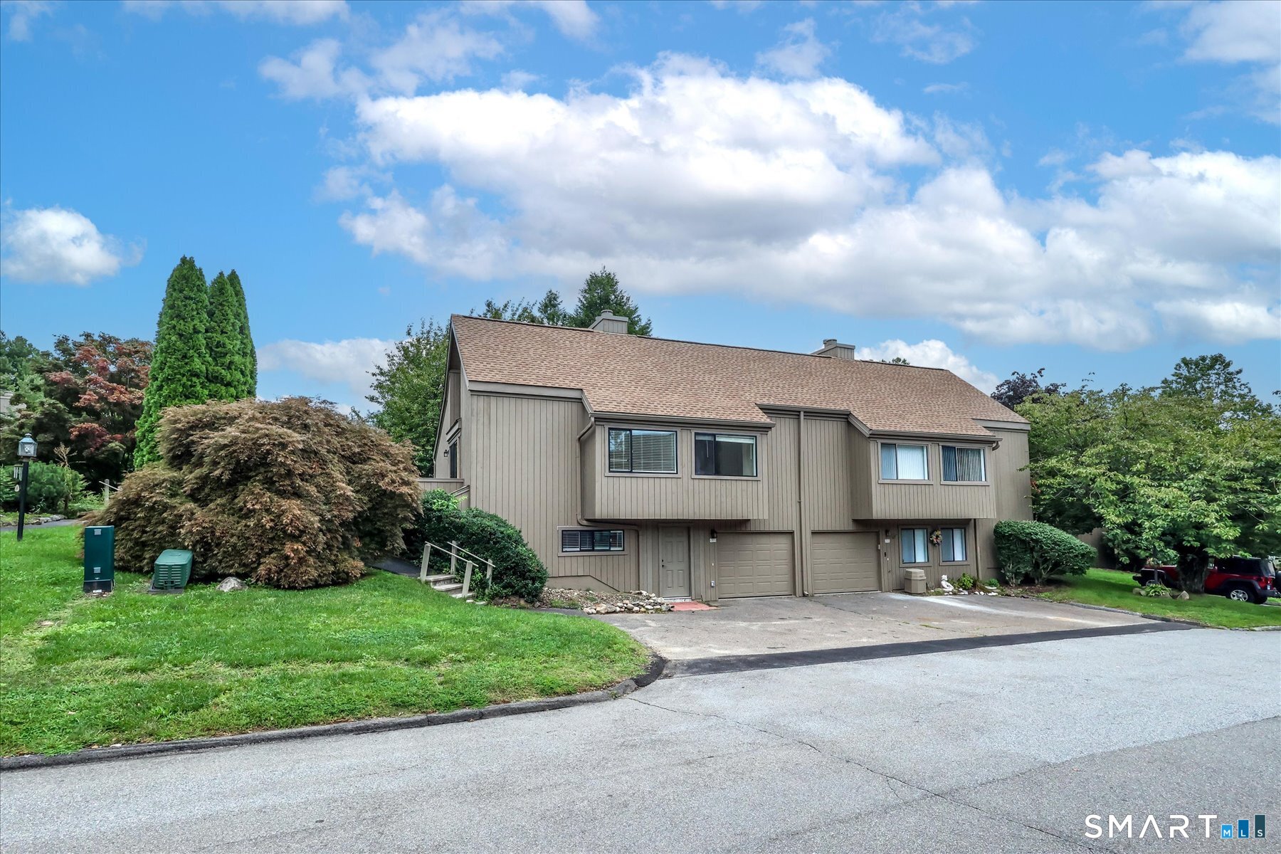 Condo for sale at 476 Commanche Ln #A, Stratford, CT 06614 | MLS# 24207135