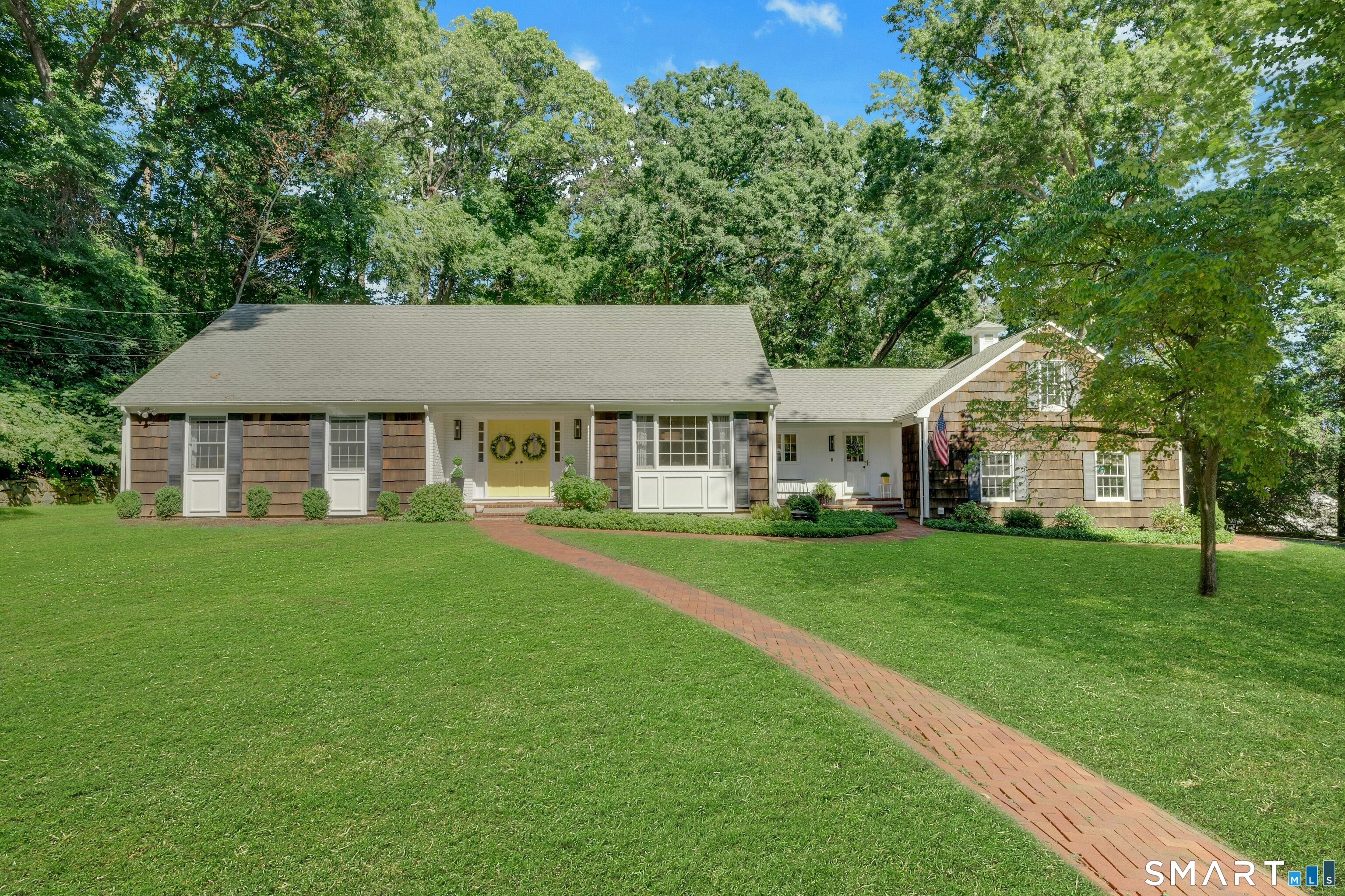 Single family home for sale at 6 Stoneleigh Sq, Fairfield, CT 06825 | MLS# 24206842
