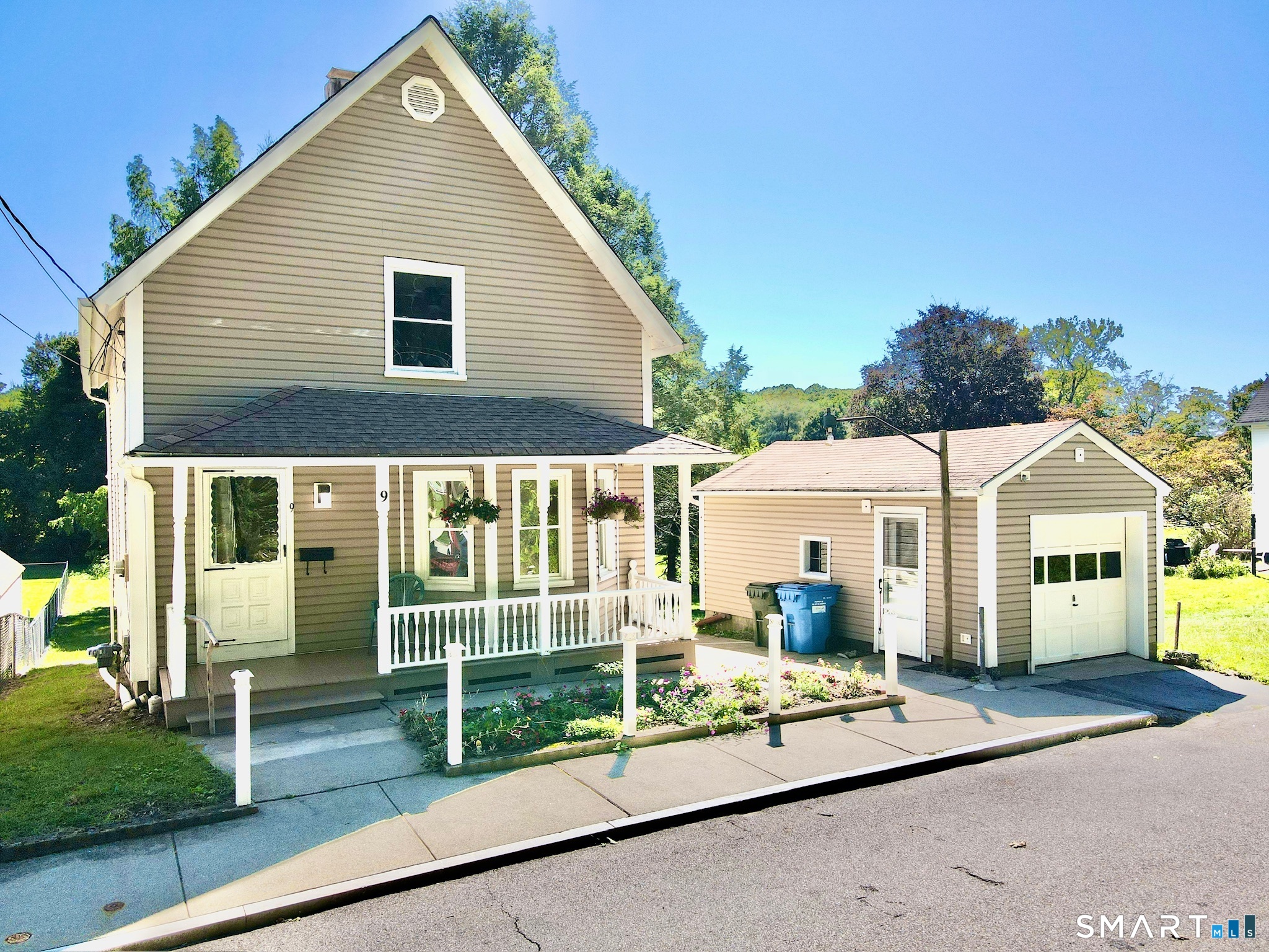 9 Daniel Street