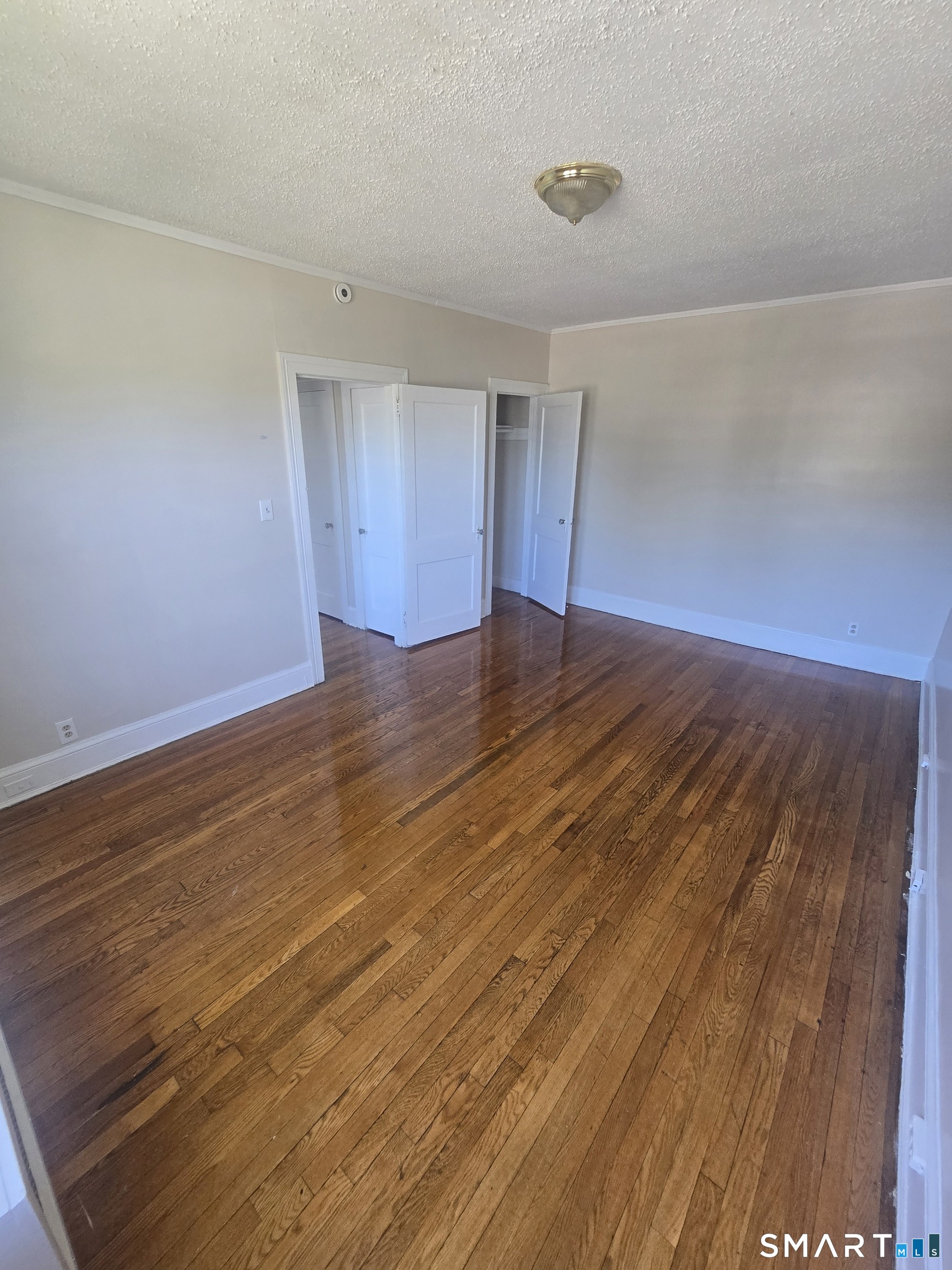 9 EVERGREEN Avenue Unit #B6 photo 4