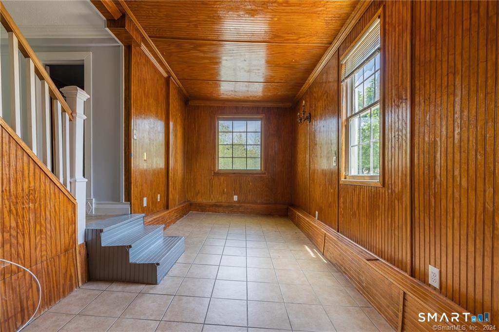 480 Ezra Street photo 19