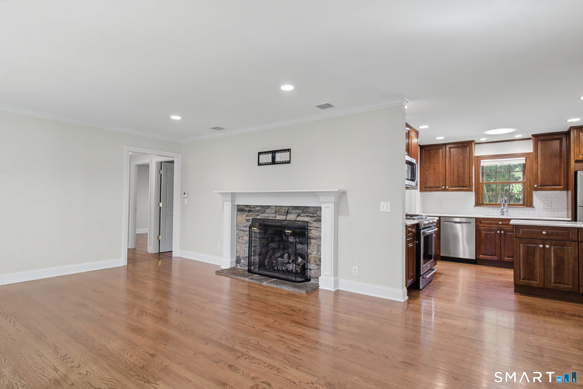 7 Sunset Road photo 3