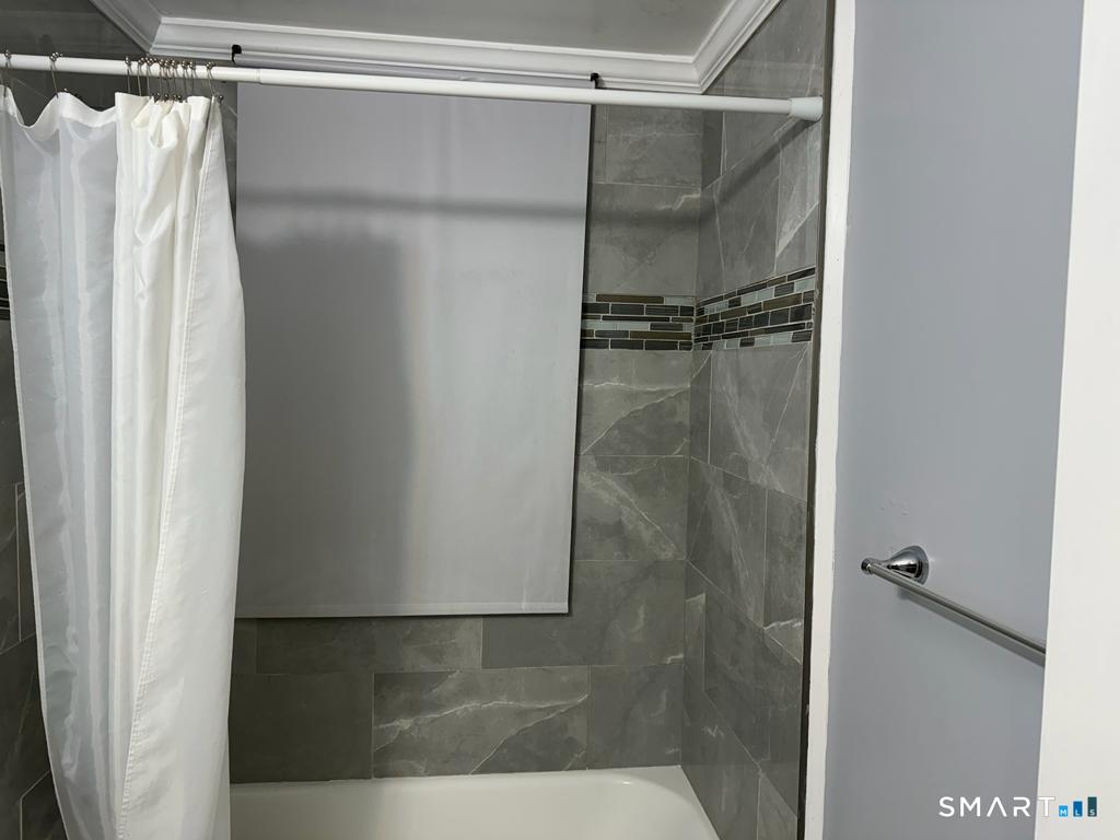 7579 Main Street photo 8