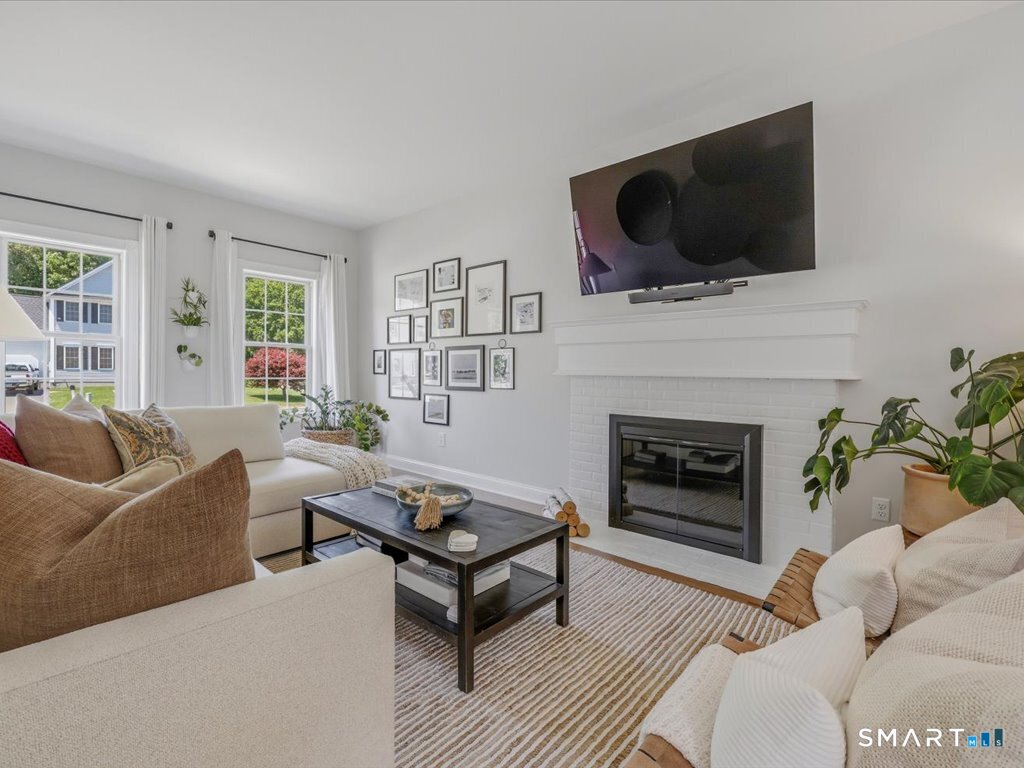 38 Tarragon Drive photo 20